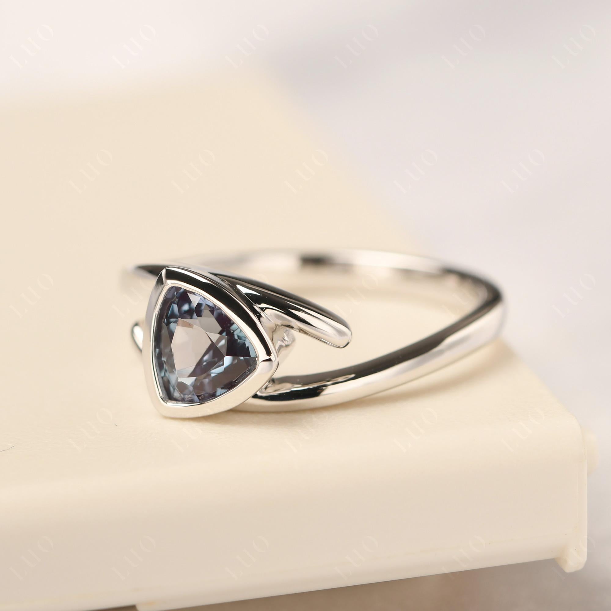 Bezel Set Alexandrite Ring - LUO Jewelry