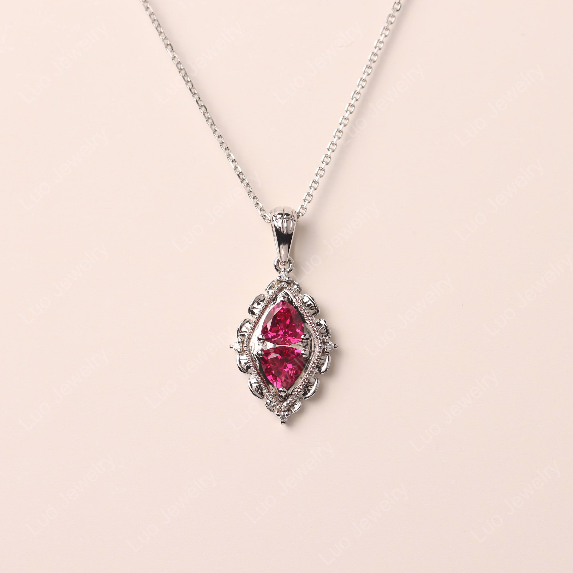 Collana vintage rubino da laboratorio,
