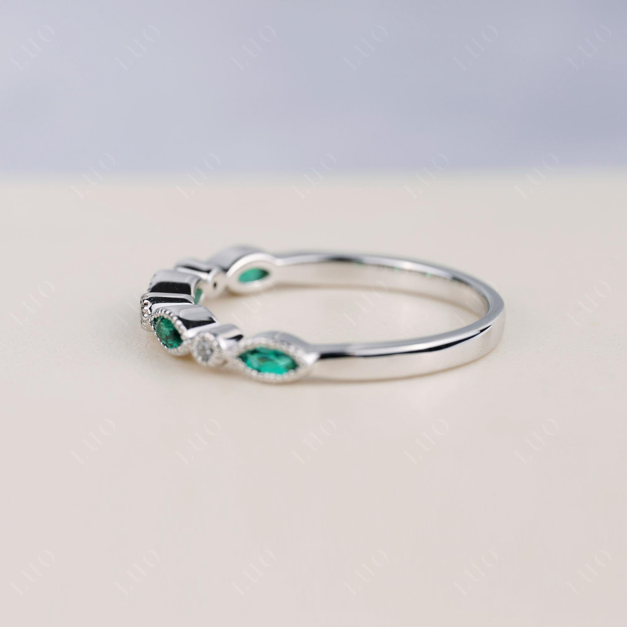 Vintage Emerald Wedding Band Ring - LUO Jewelry