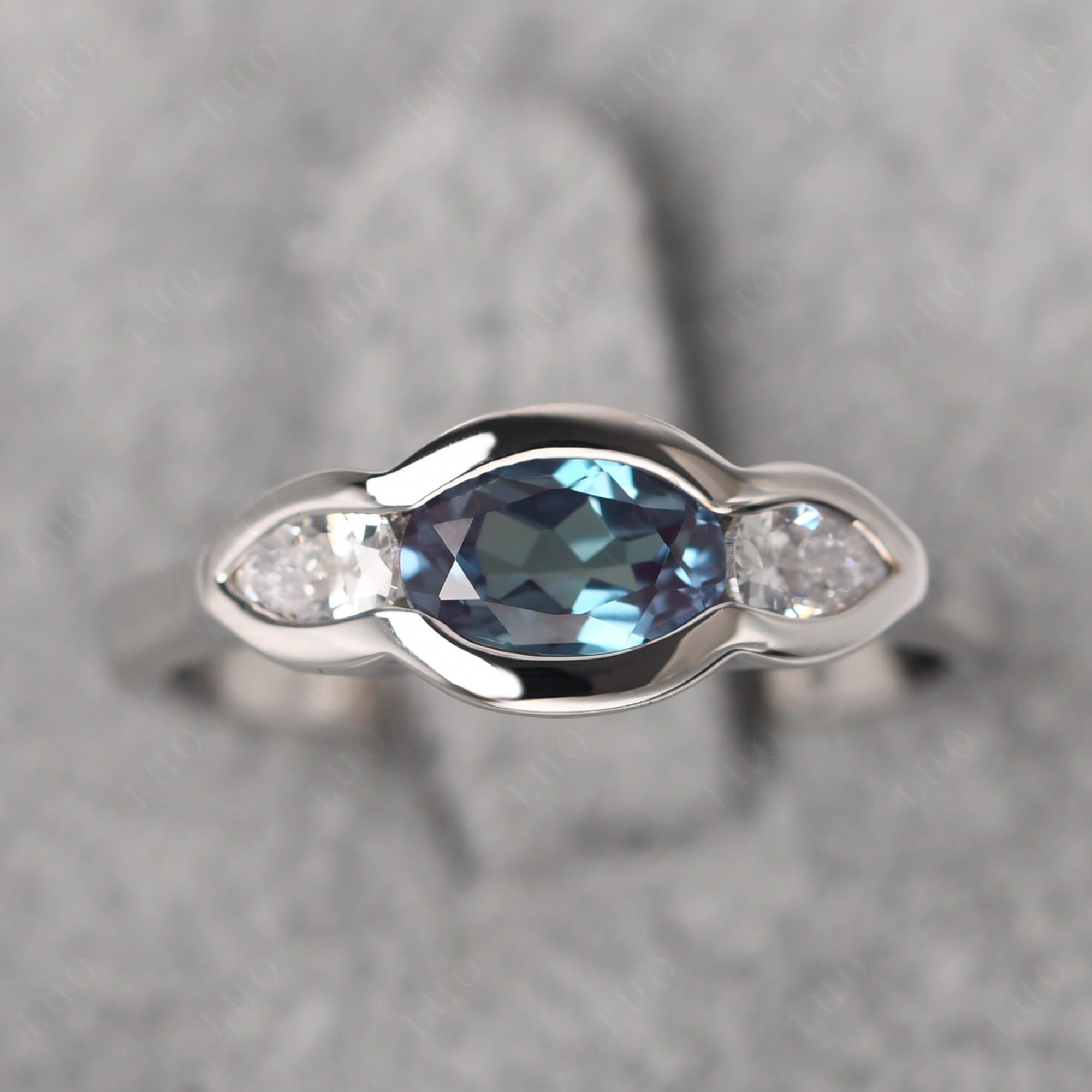 3 Stone Bezel Set Alexandrite Wave Ring - LUO Jewelry