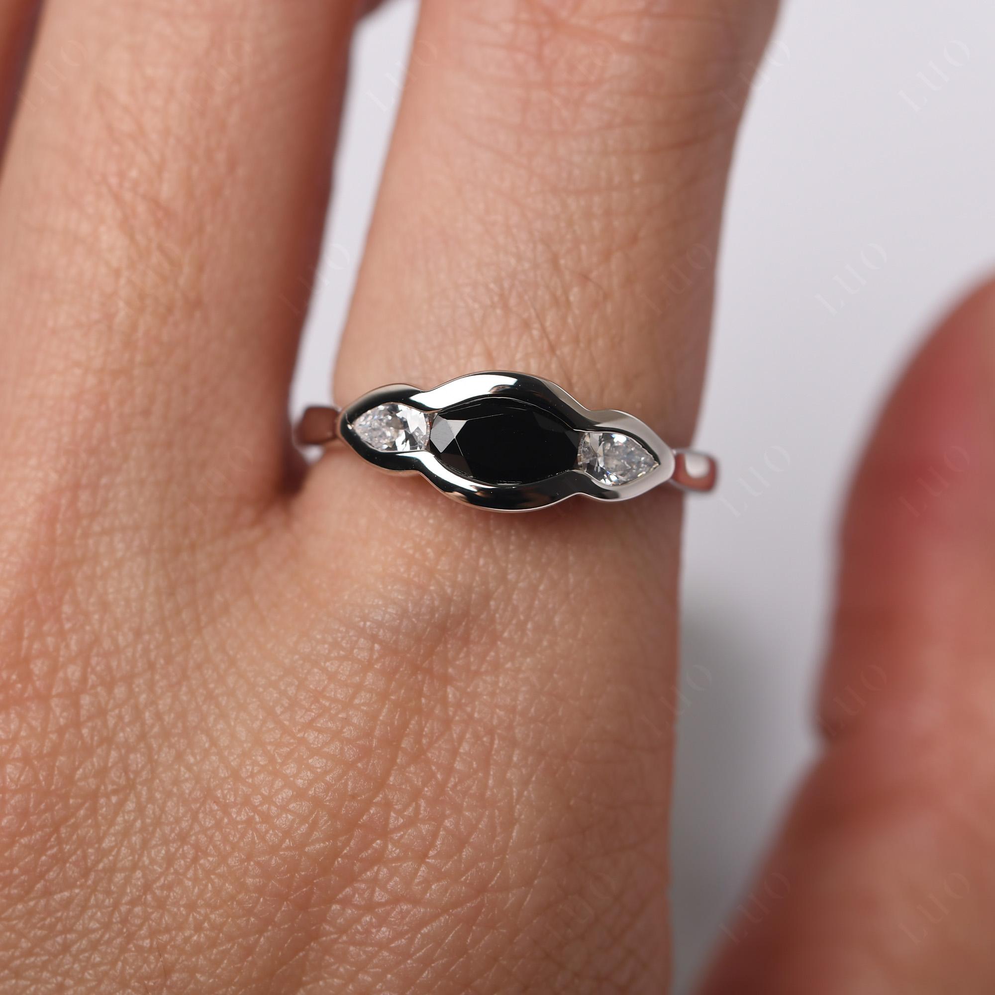 3 Stone Bezel Set Black Spinel Wave Ring - LUO Jewelry