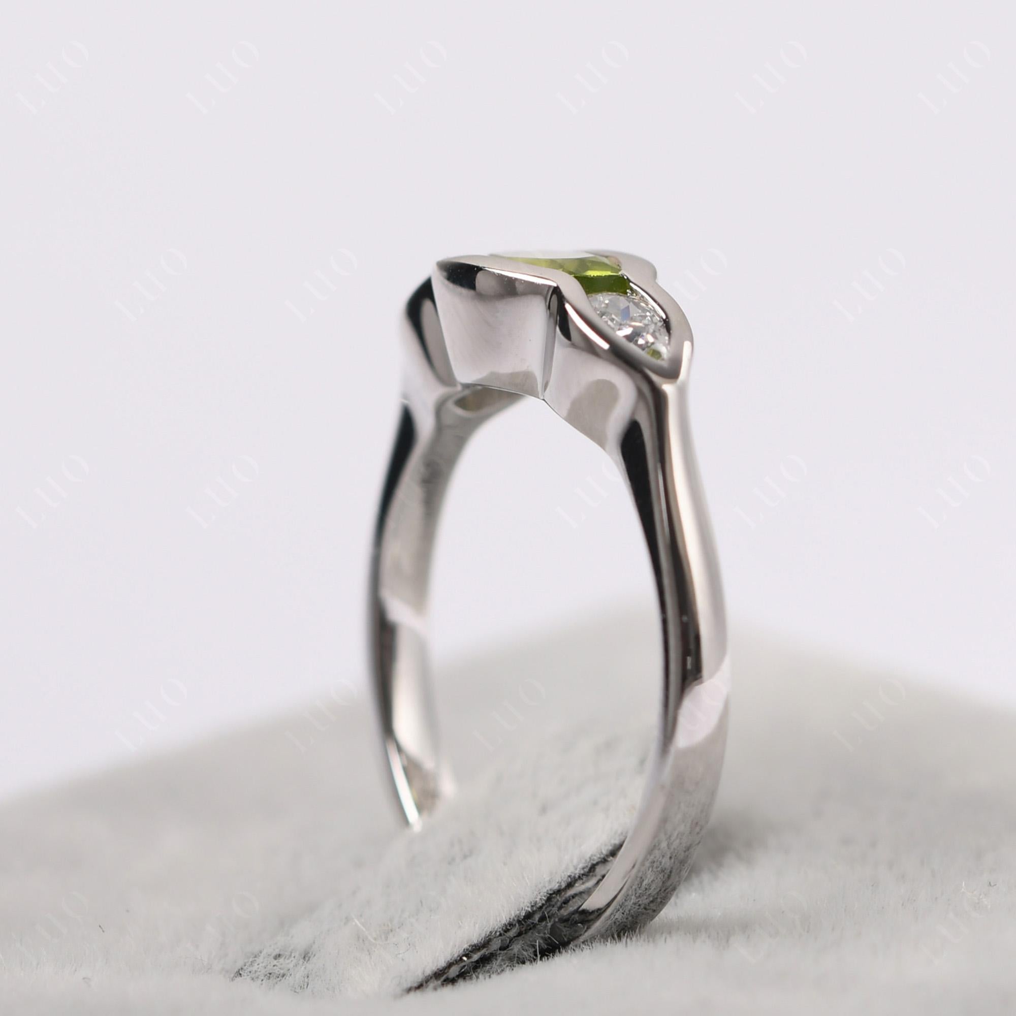 3 Stone Bezel Set Peridot Wave Ring - LUO Jewelry