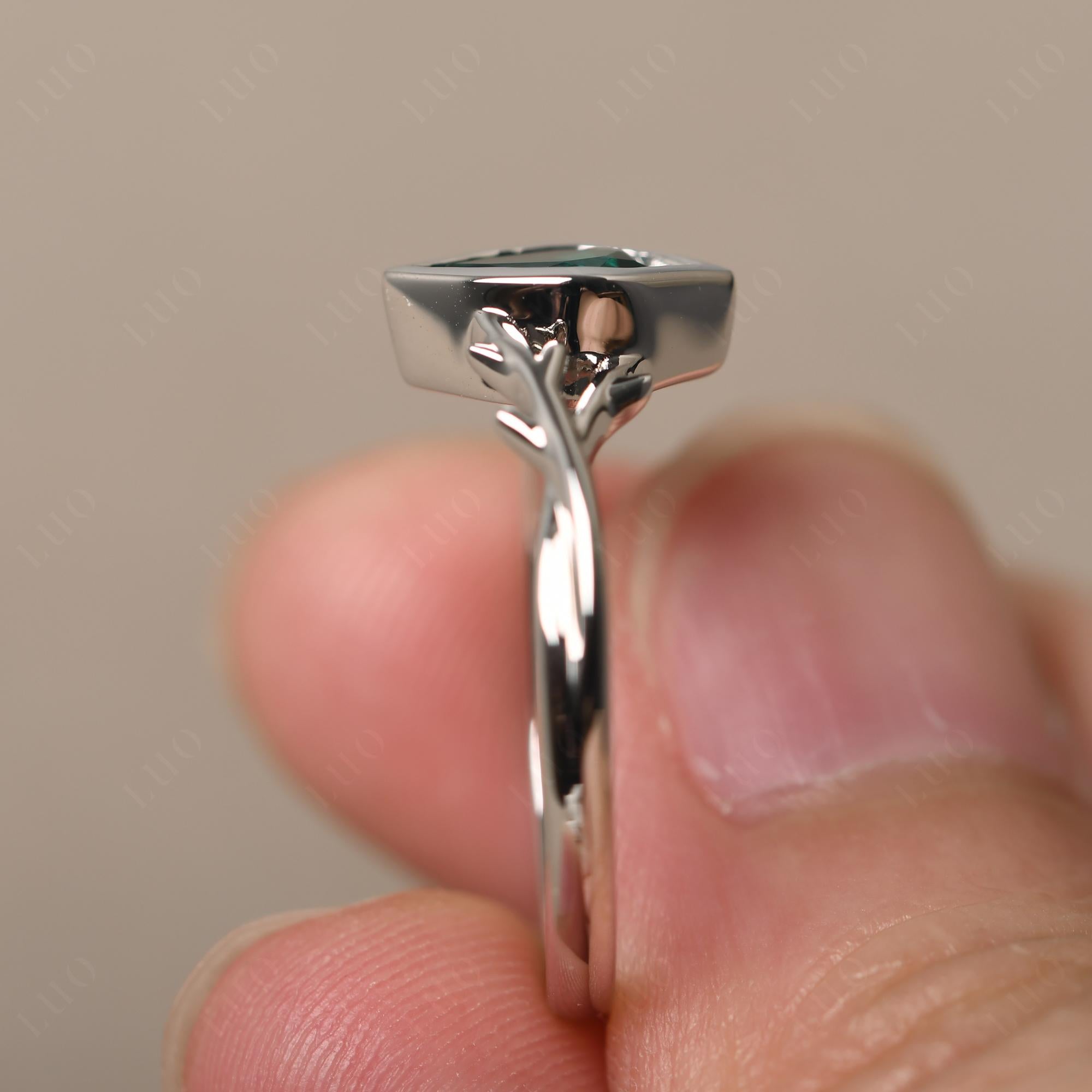 Emerald Twig Bezel Set Ring - LUO Jewelry