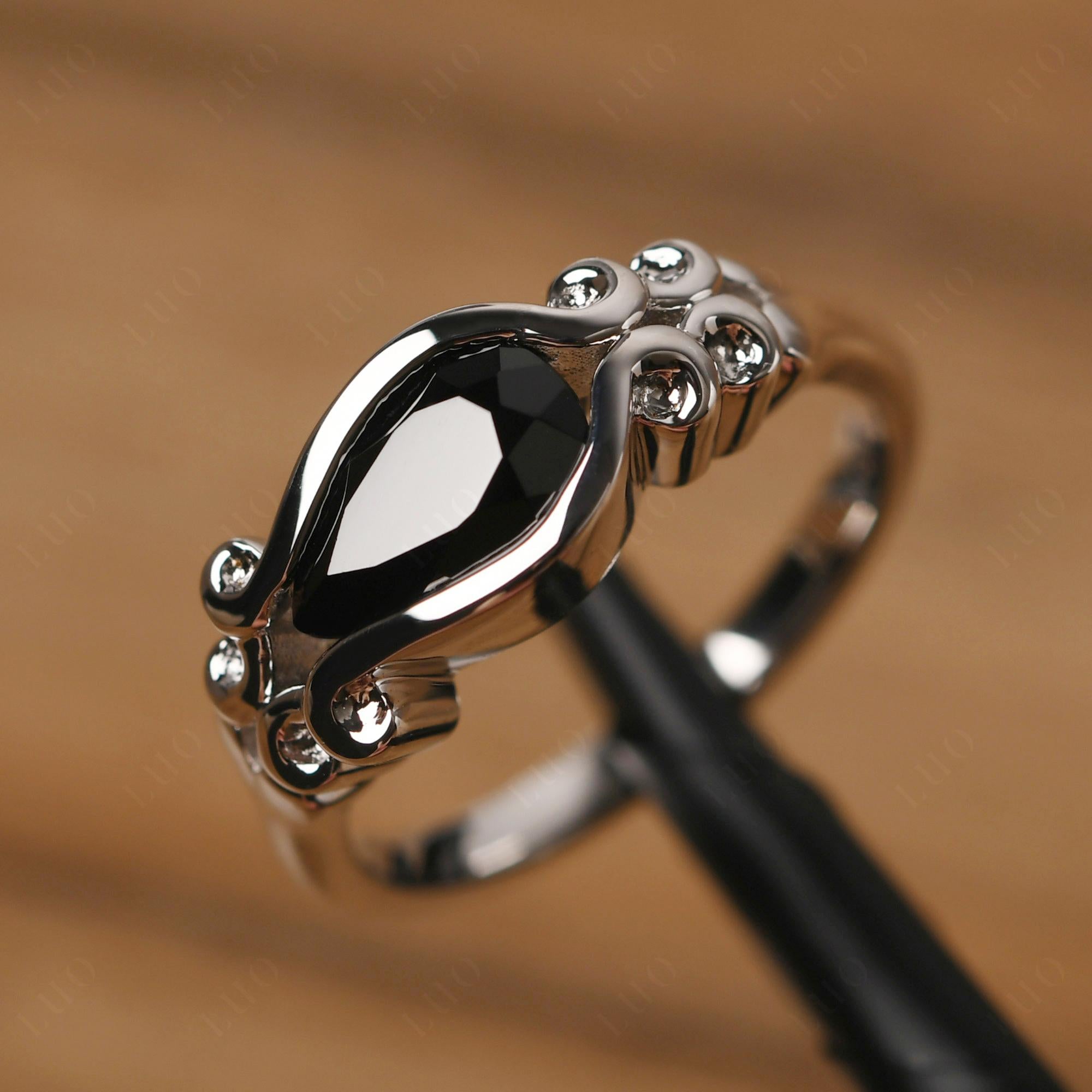 Black Spinel Scrollwork Ring - LUO Jewelry