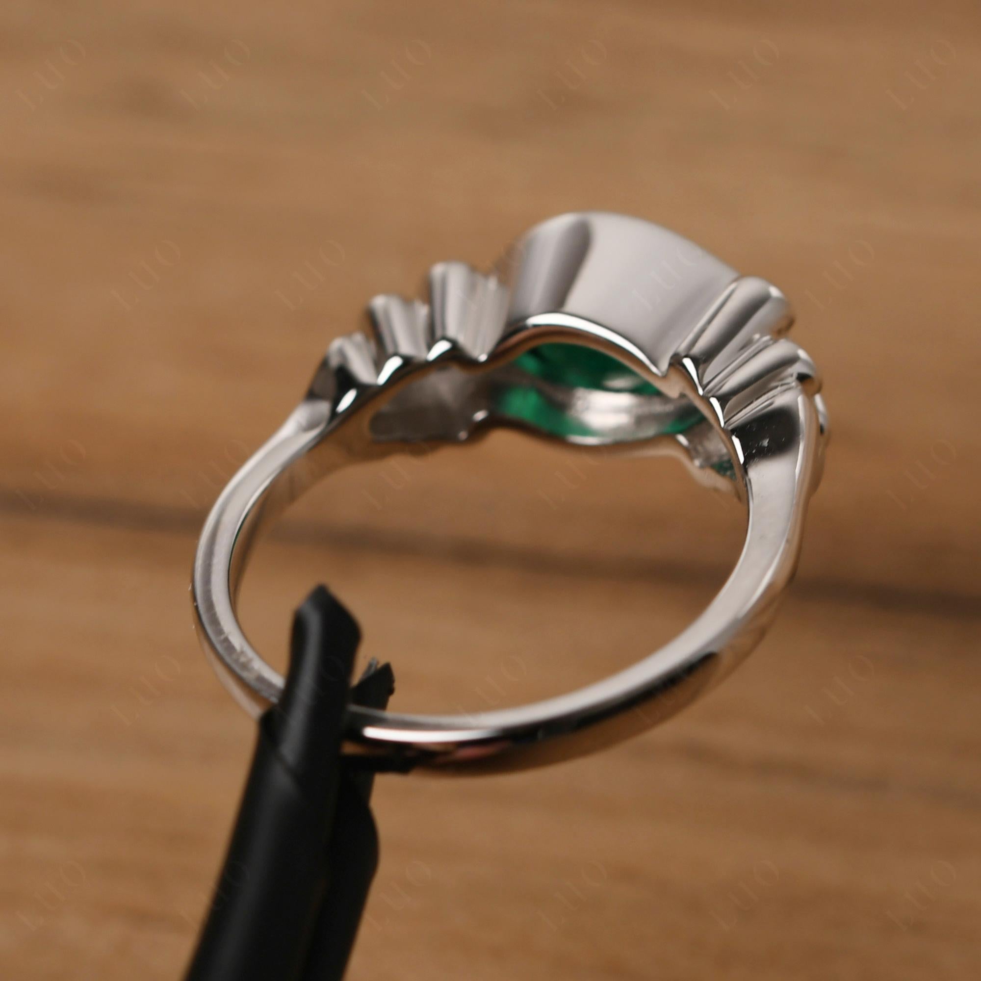 Emerald Scrollwork Ring - LUO Jewelry