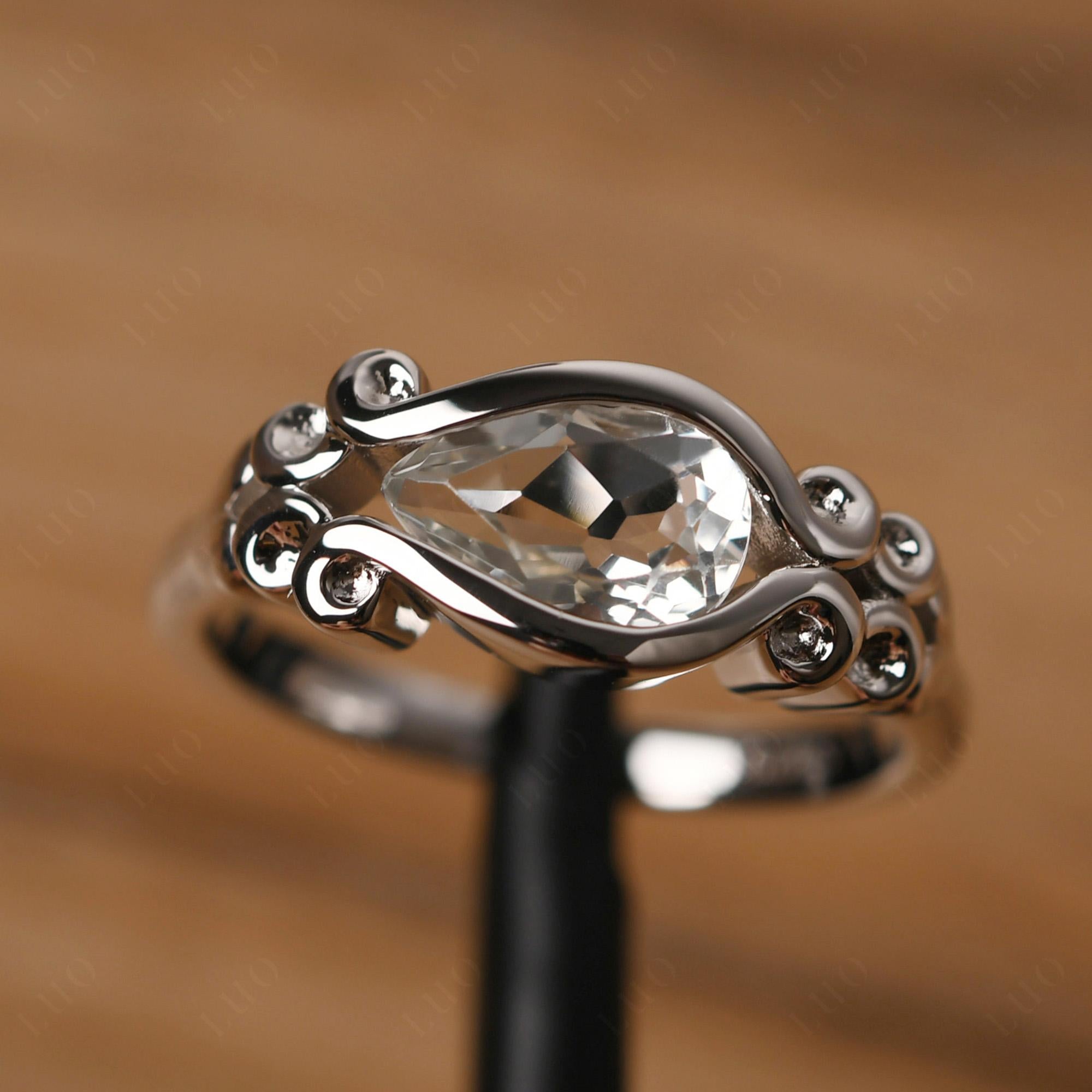 Green Amethyst Scrollwork Ring - LUO Jewelry