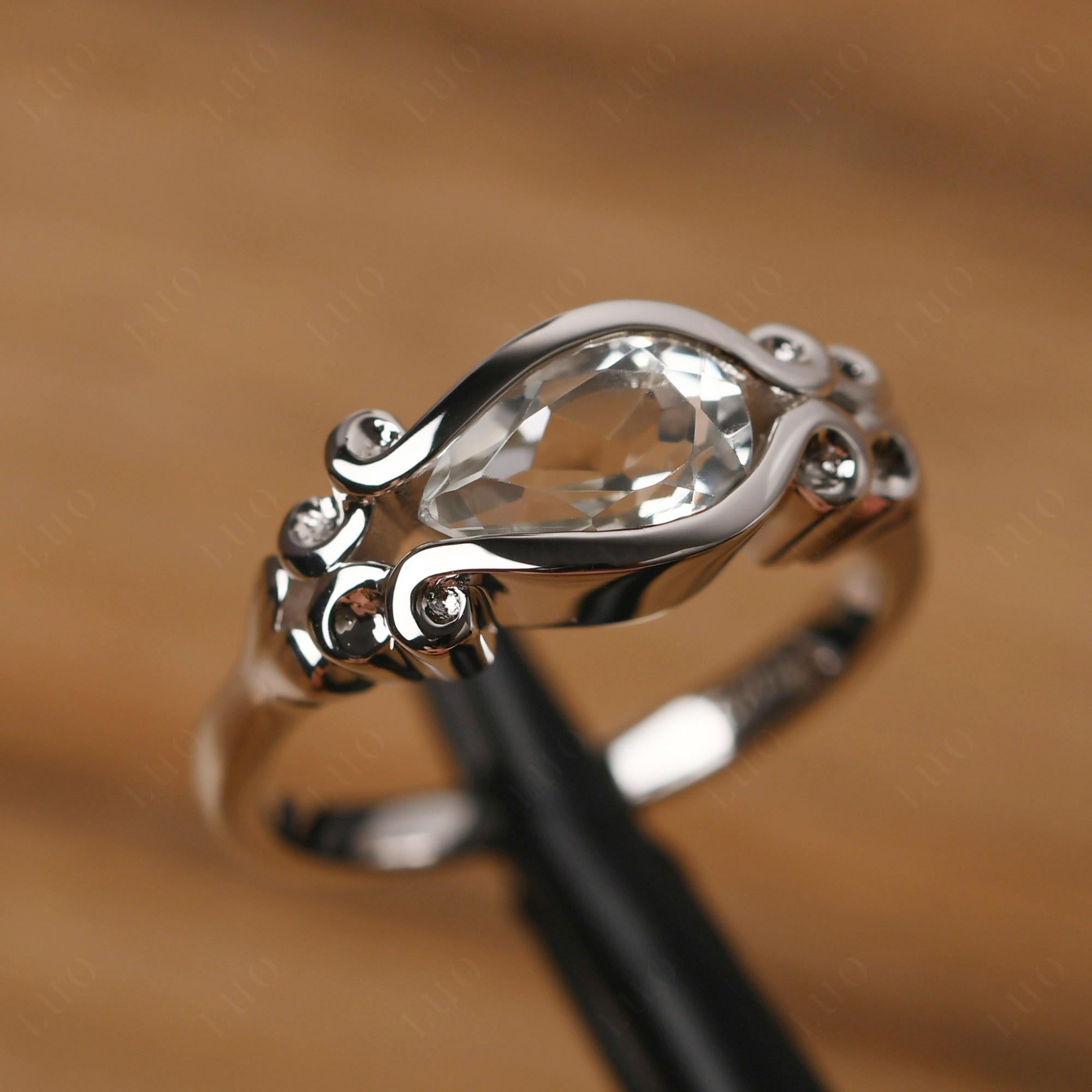 Green Amethyst Scrollwork Ring - LUO Jewelry