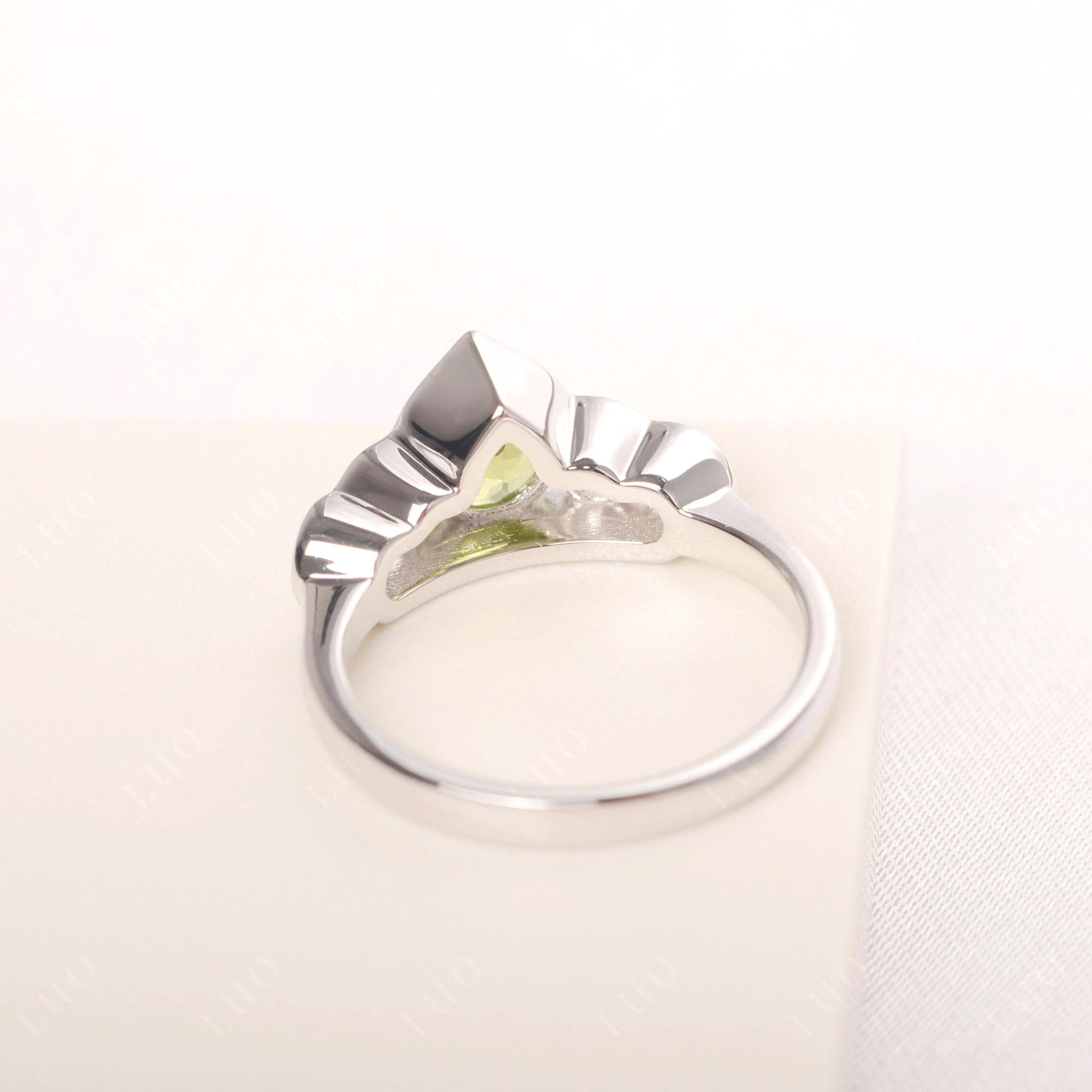 Vintage Peridot Cluster Ring Yellow Gold - LUO Jewelry