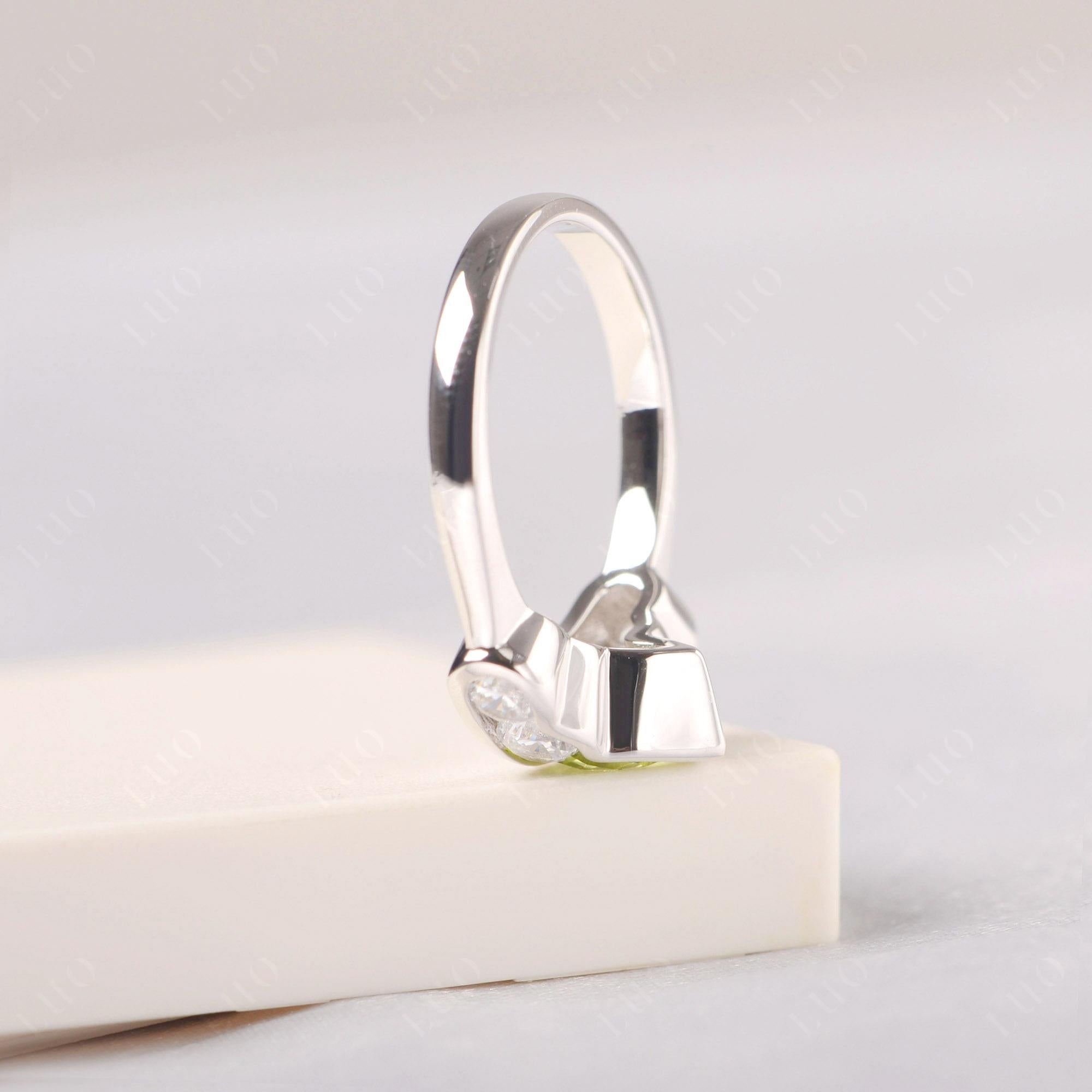 Vintage Peridot Cluster Ring Yellow Gold - LUO Jewelry