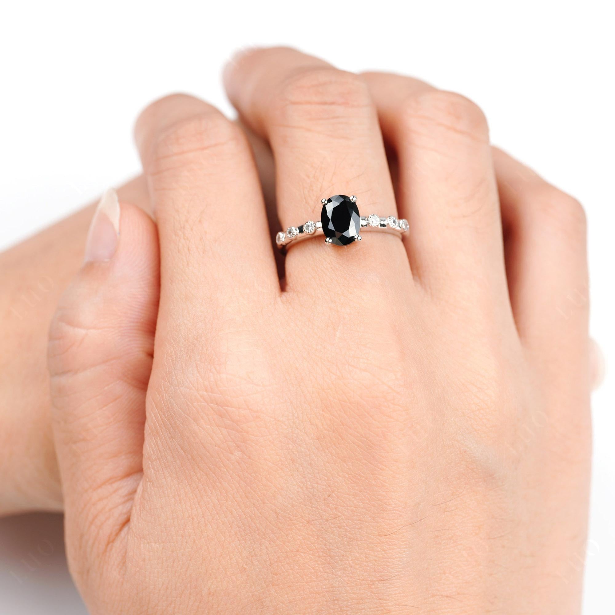 Antique Oval Cut Black Spinel Ring - LUO Jewelry