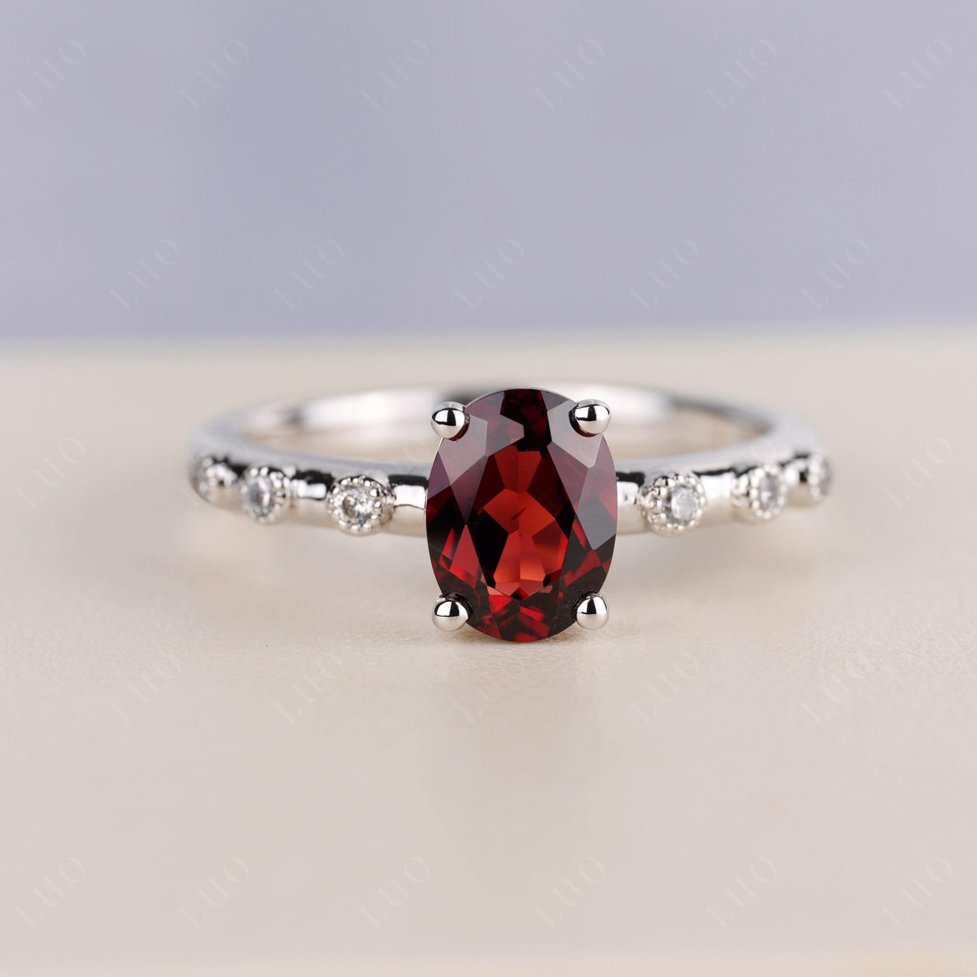 Antique Oval Cut Garnet Ring - LUO Jewelry