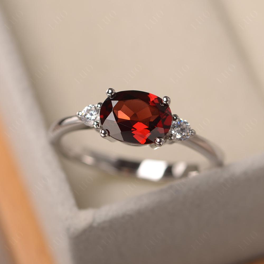 Oval East West Garnet Trilogy Ring - LUO Jewelry