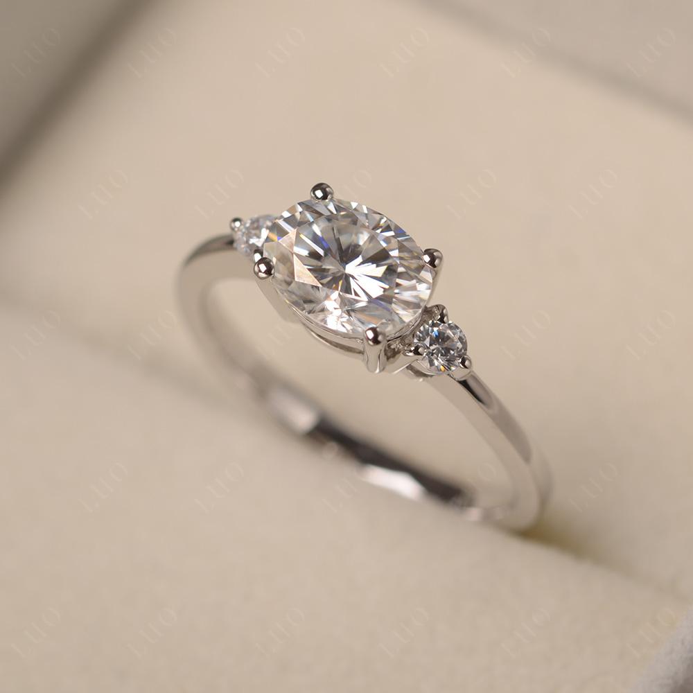 Oval East West Moissanite Trilogy Ring - LUO Jewelry