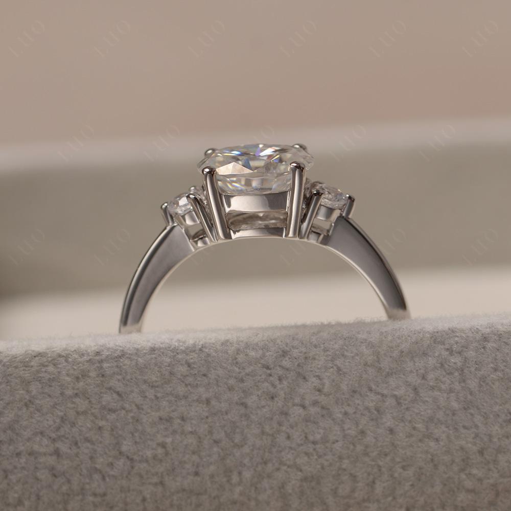 Oval East West Moissanite Trilogy Ring - LUO Jewelry