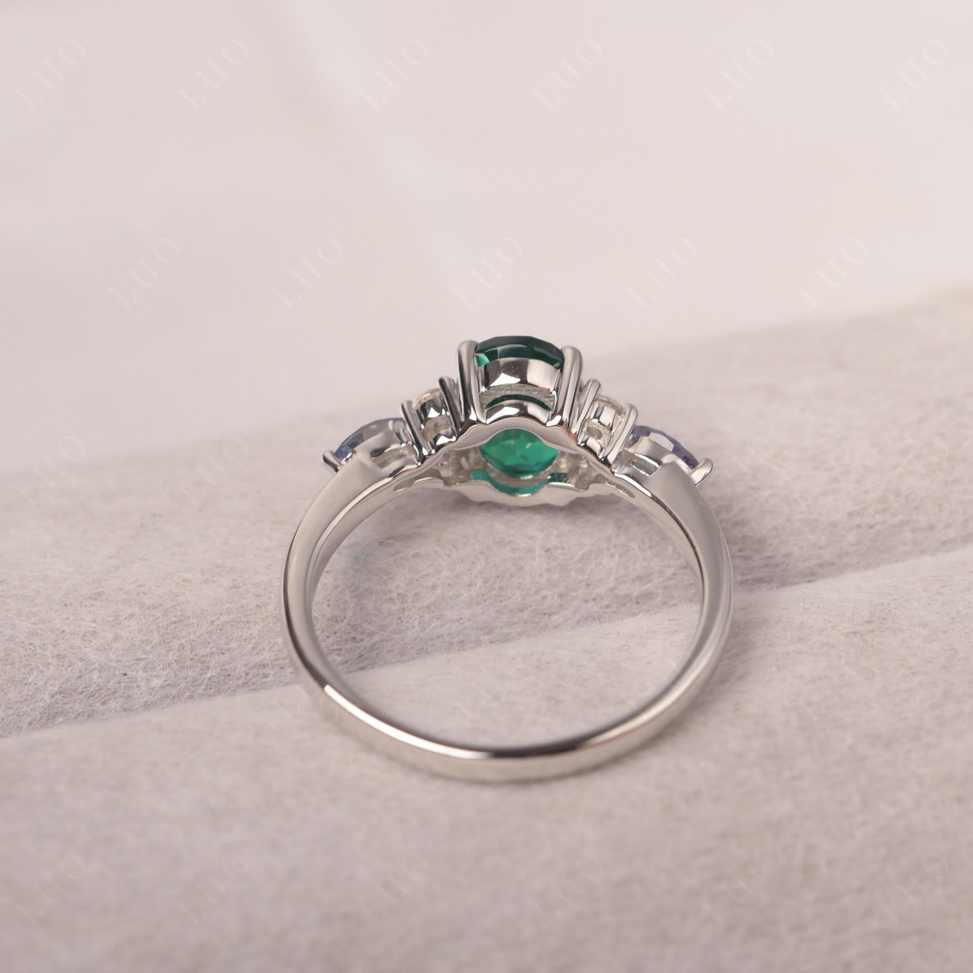 Simple Oval Emerald Engagement Ring - LUO Jewelry