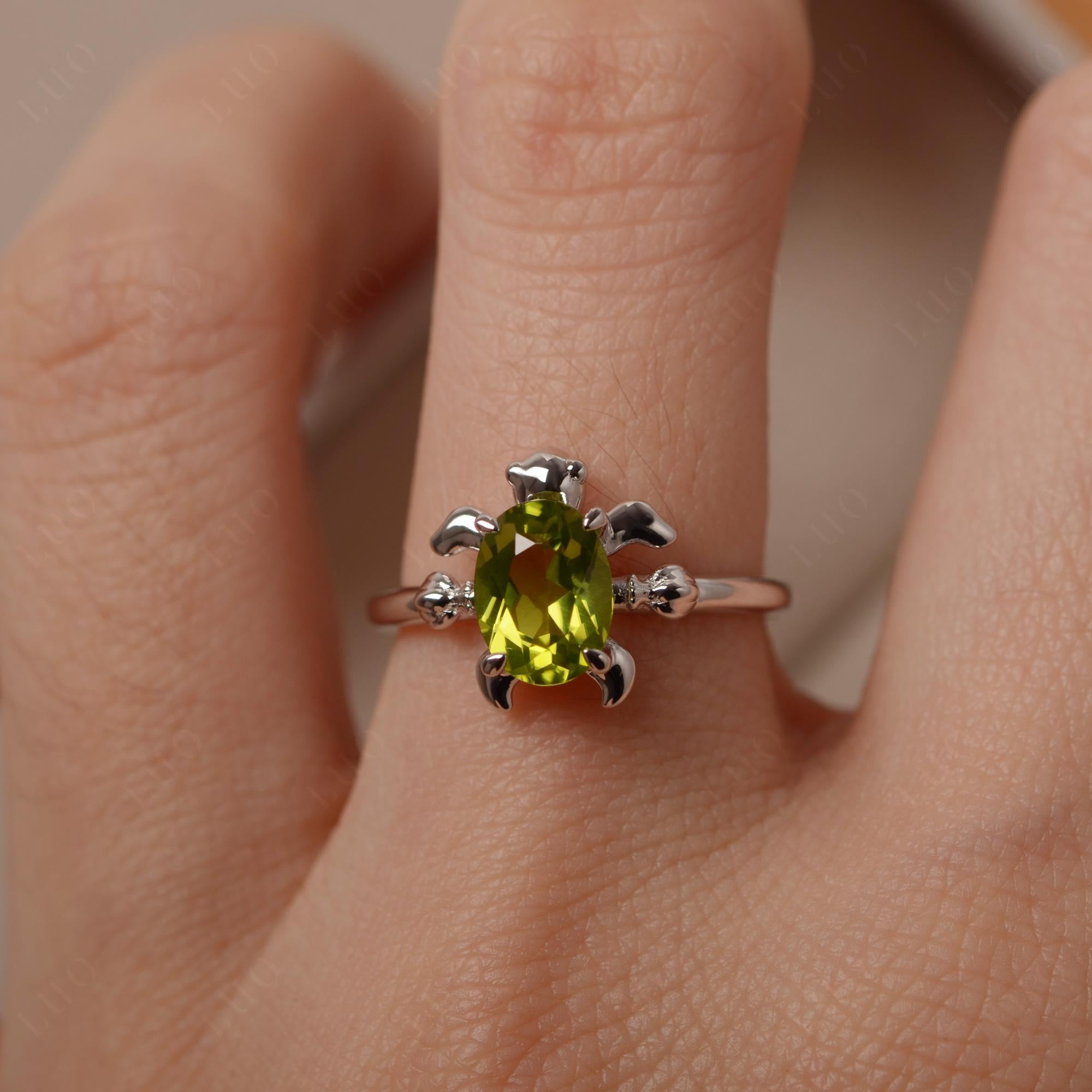 Peridot Sea Turtle Ring - LUO Jewelry