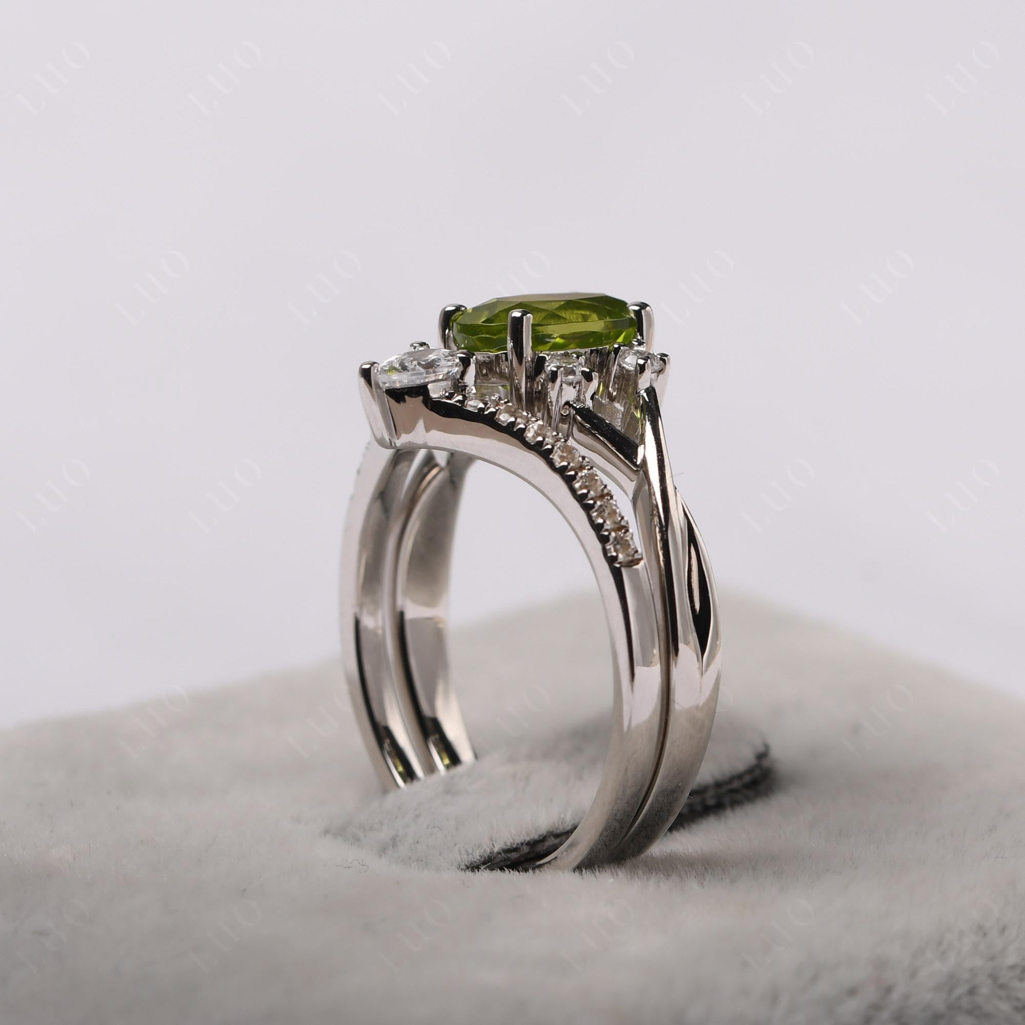 Oval Peridot Wedding Ring Set - LUO Jewelry