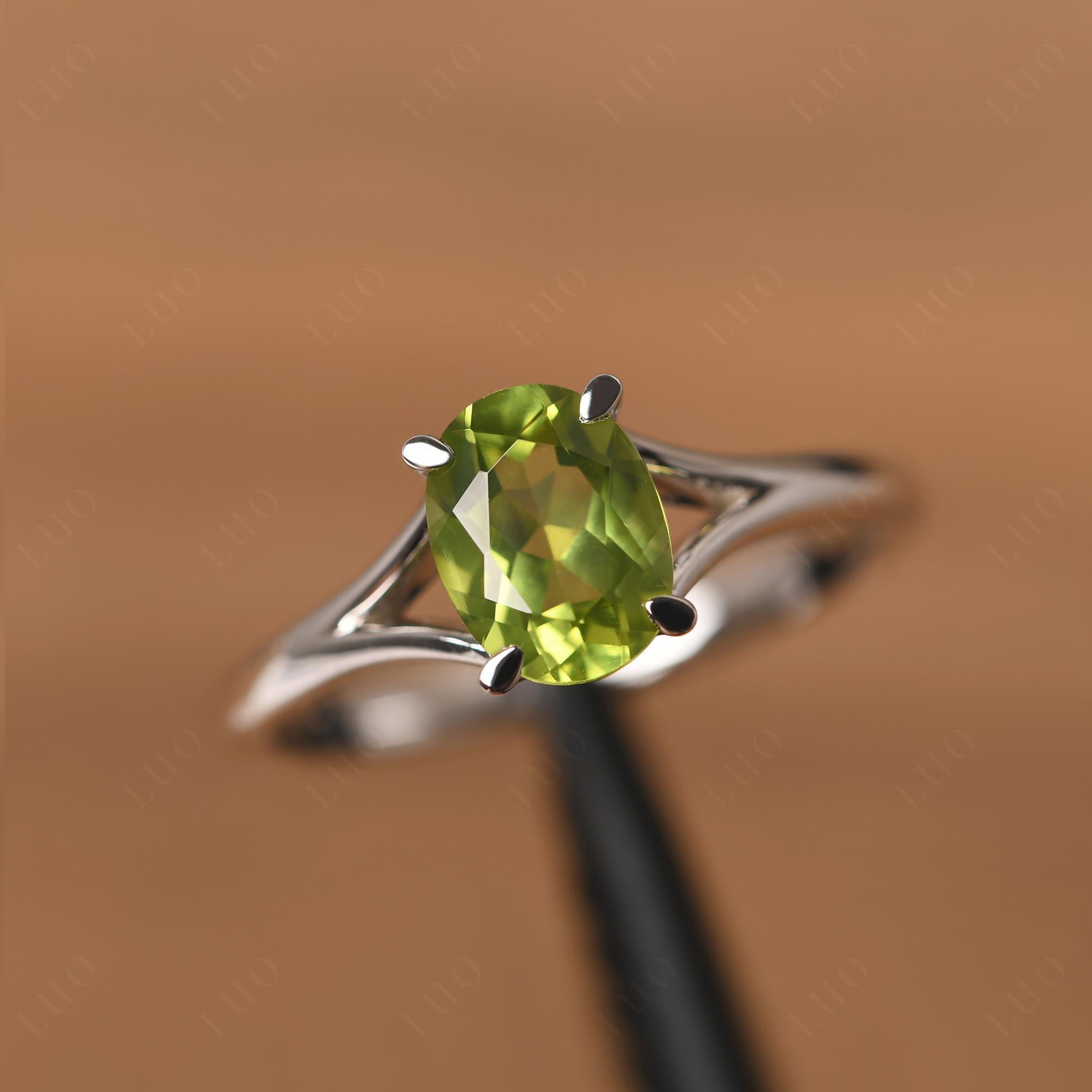 Peridot Split Shank Ring - LUO Jewelry