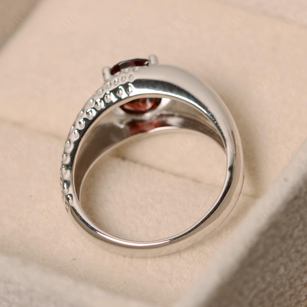 Anillo de granate para hombre anillo de solitario corte ovalado