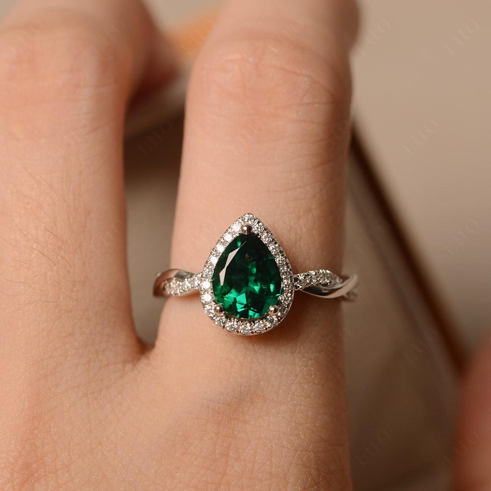 Emerald Twisted Band Engagement Ring - LUO Jewelry