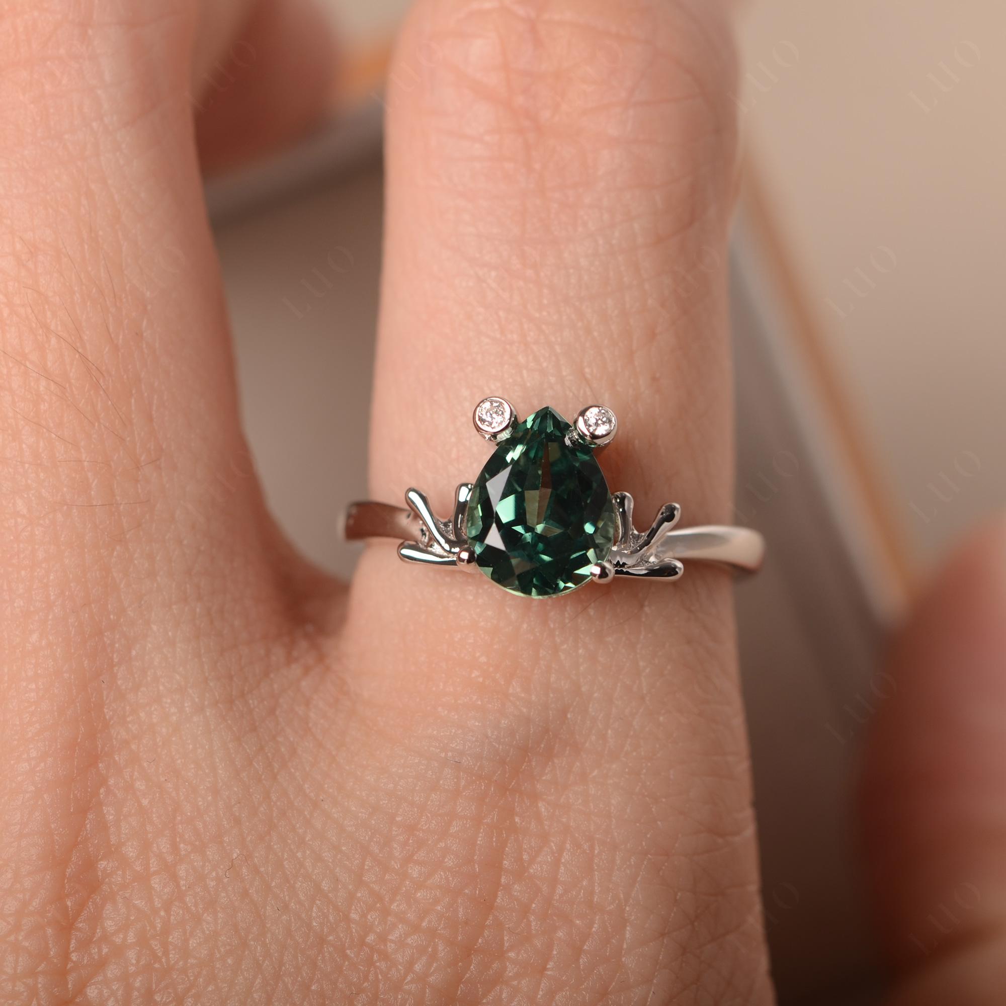 Green Sapphire Frog Ring - LUO Jewelry