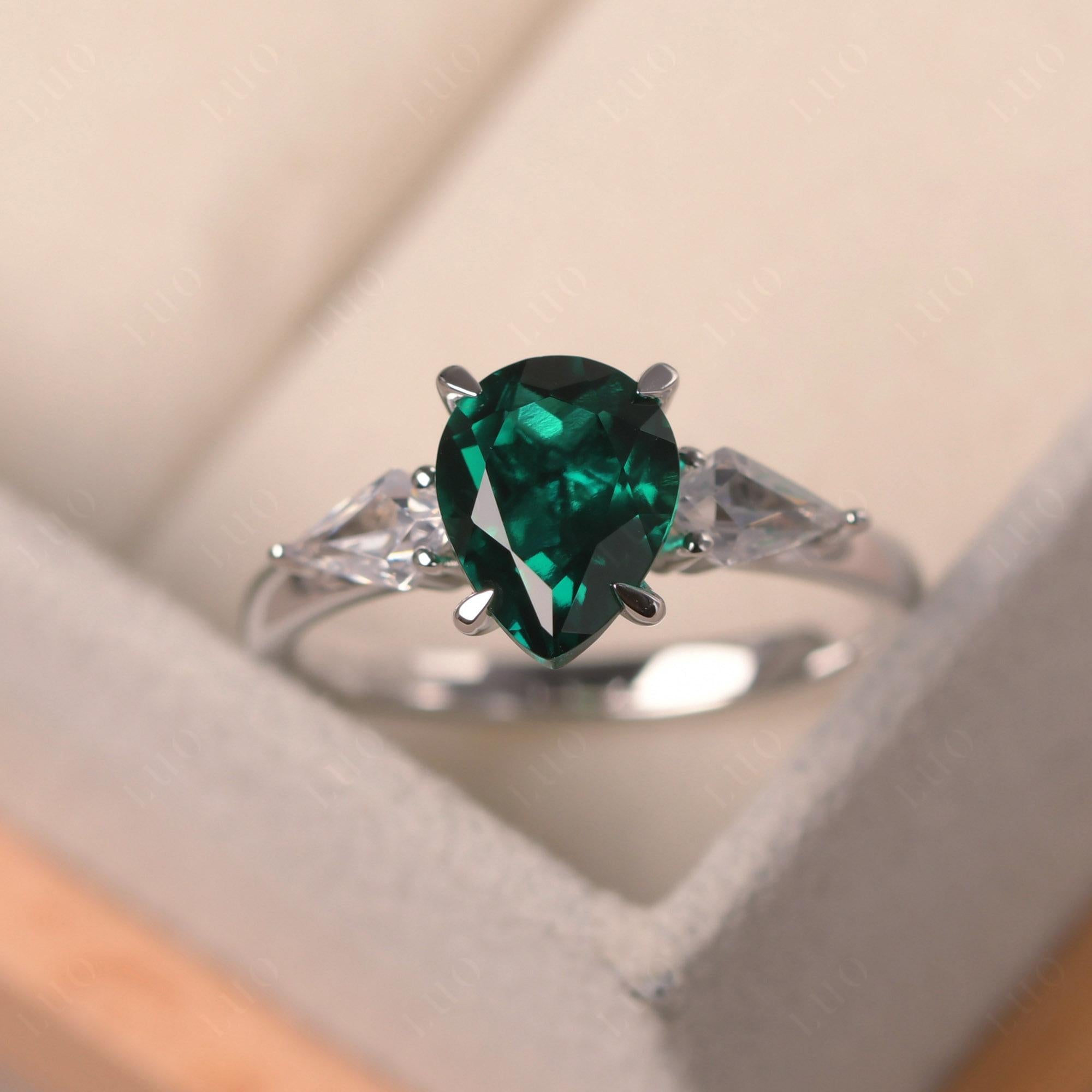 Pear Emerald Trilogy Engagement Ring - LUO Jewelry