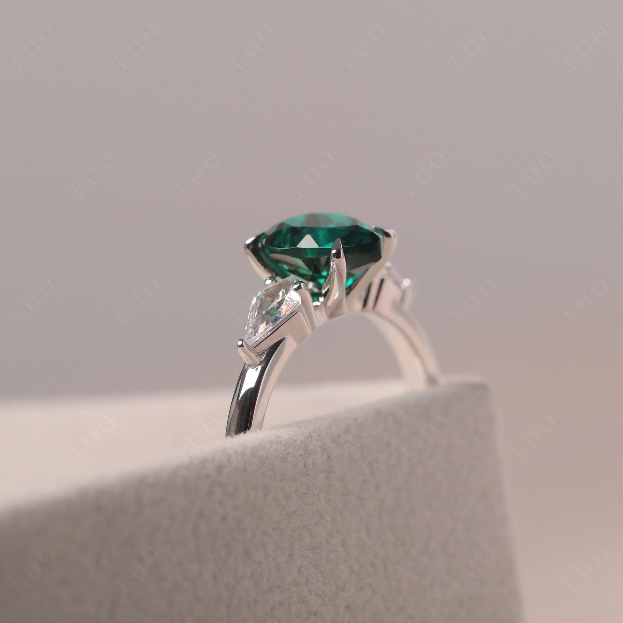 Pear Emerald Trilogy Engagement Ring - LUO Jewelry