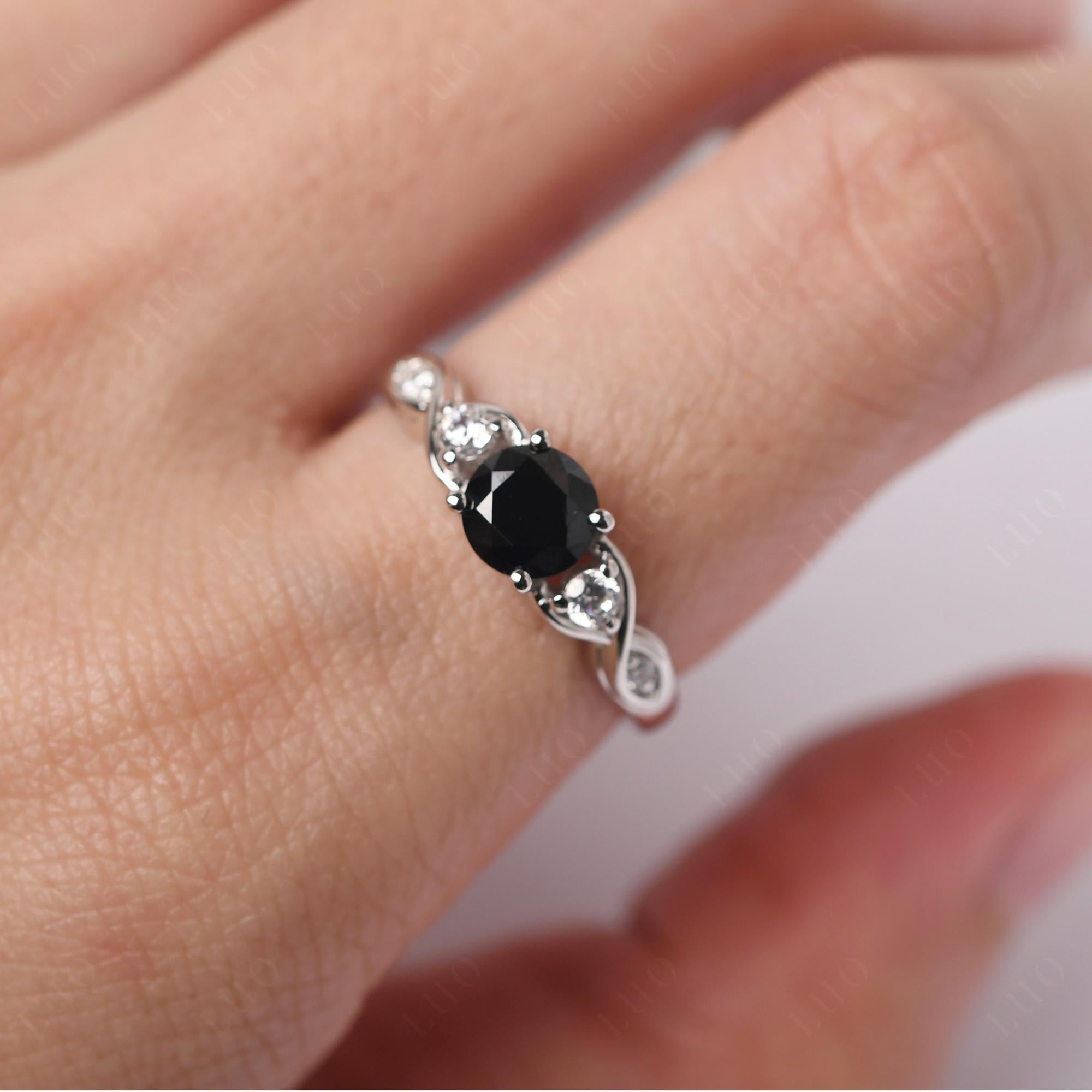 Black Spinel Twisted Ring - LUO Jewelry