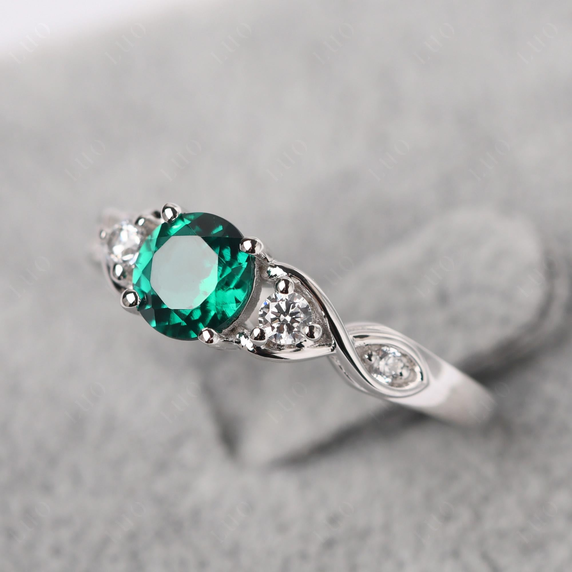 Emerald Twisted Ring - LUO Jewelry
