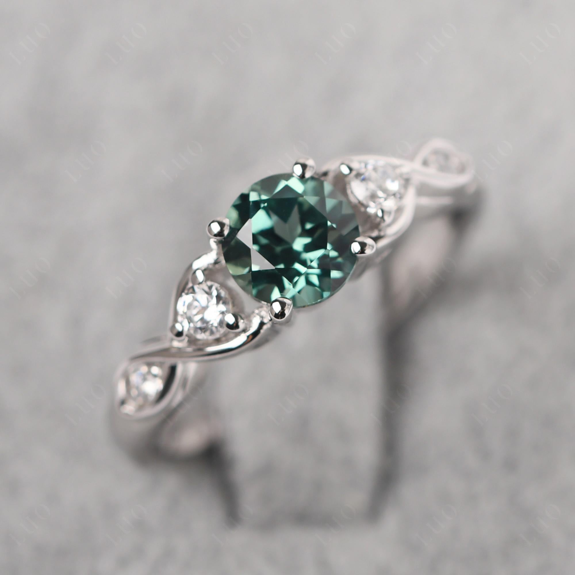 Green Sapphire Twisted Ring - LUO Jewelry