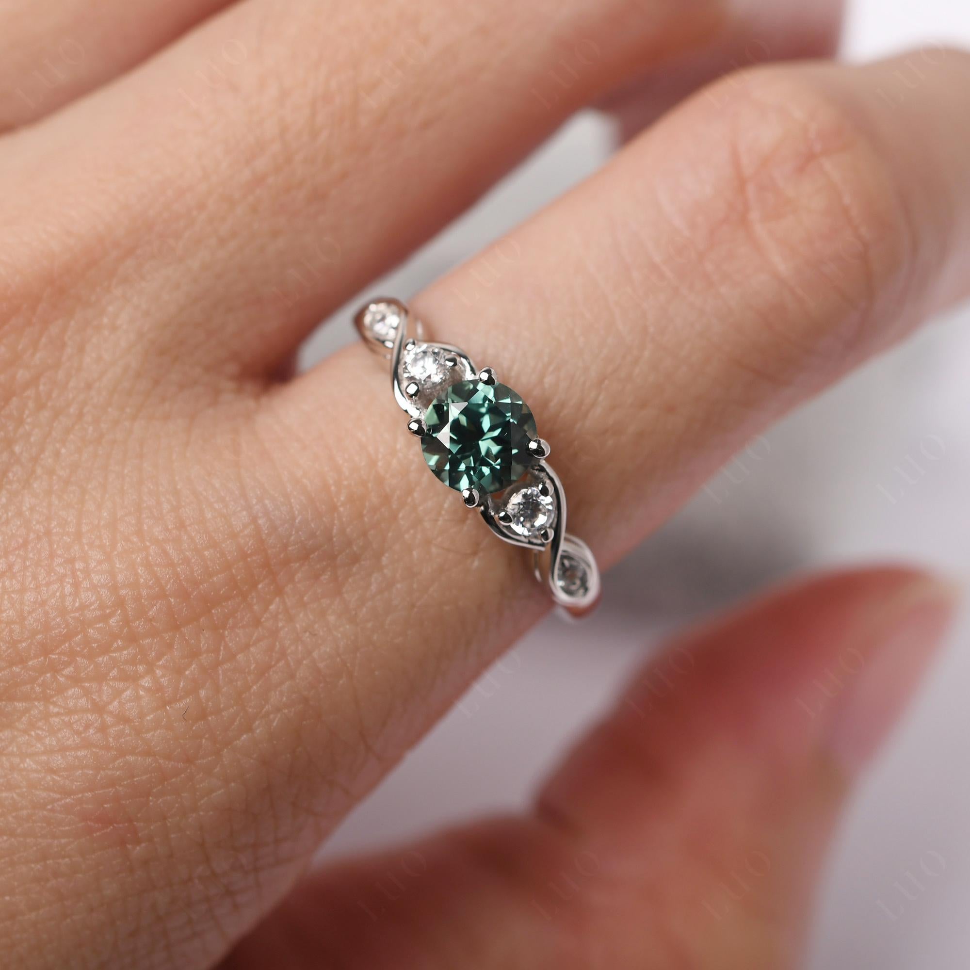 Green Sapphire Twisted Ring - LUO Jewelry