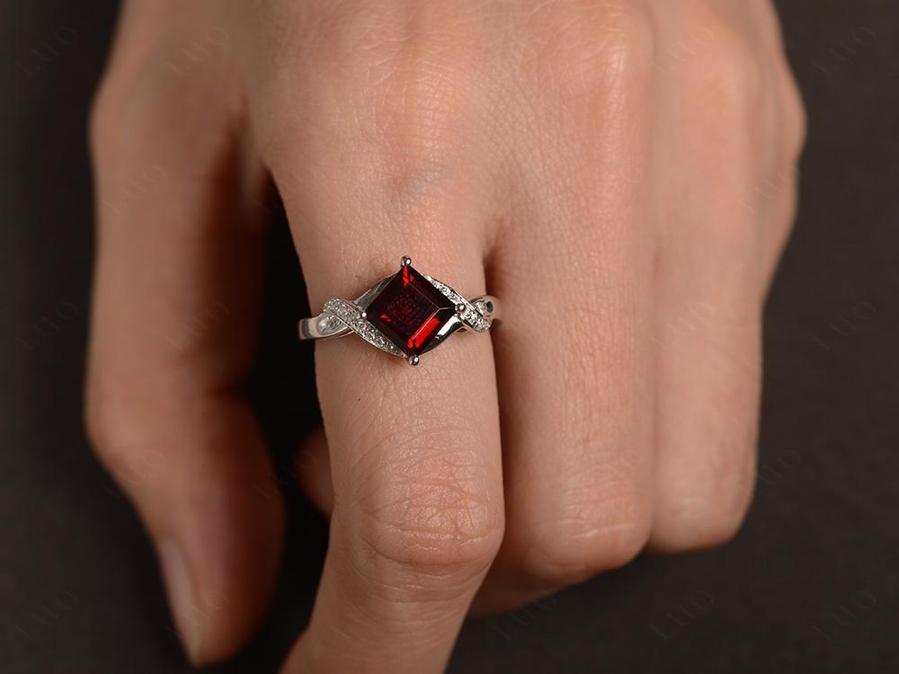 Garnet Twisted Promise Ring - LUO Jewelry