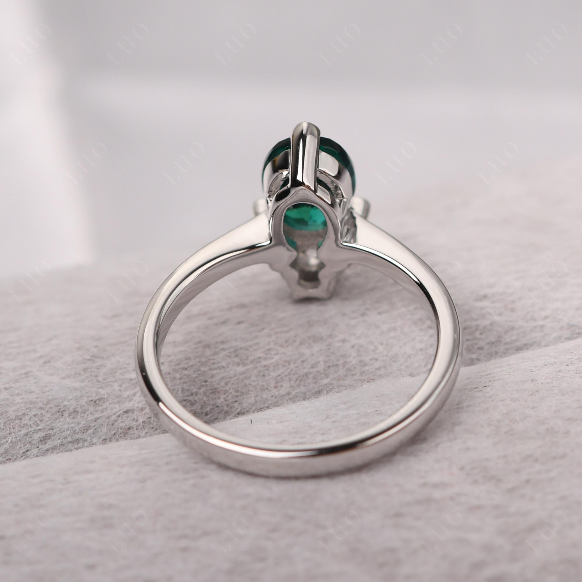 Emerald Nature Inspired Bee Ring - LUO Jewelry