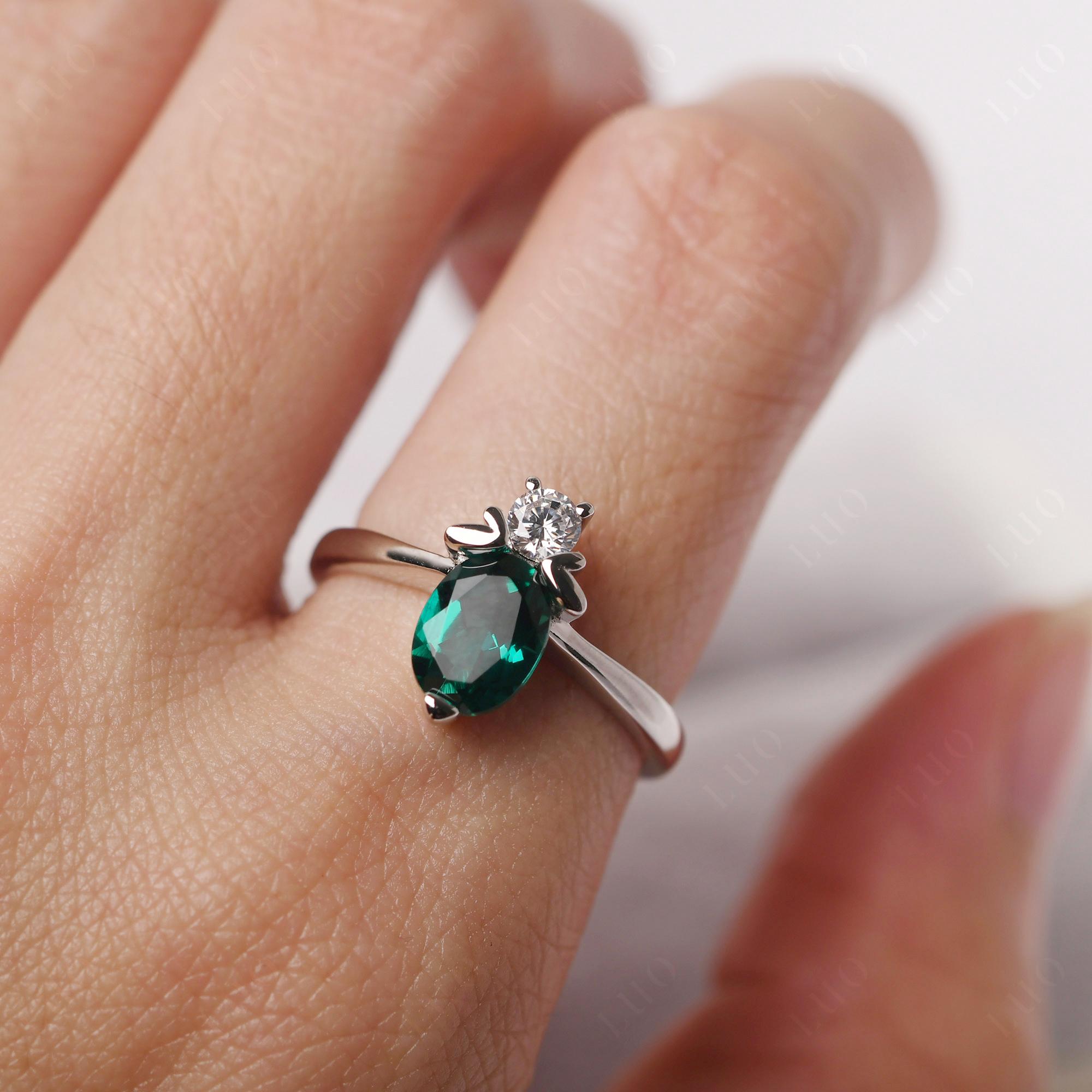 Emerald Nature Inspired Bee Ring - LUO Jewelry