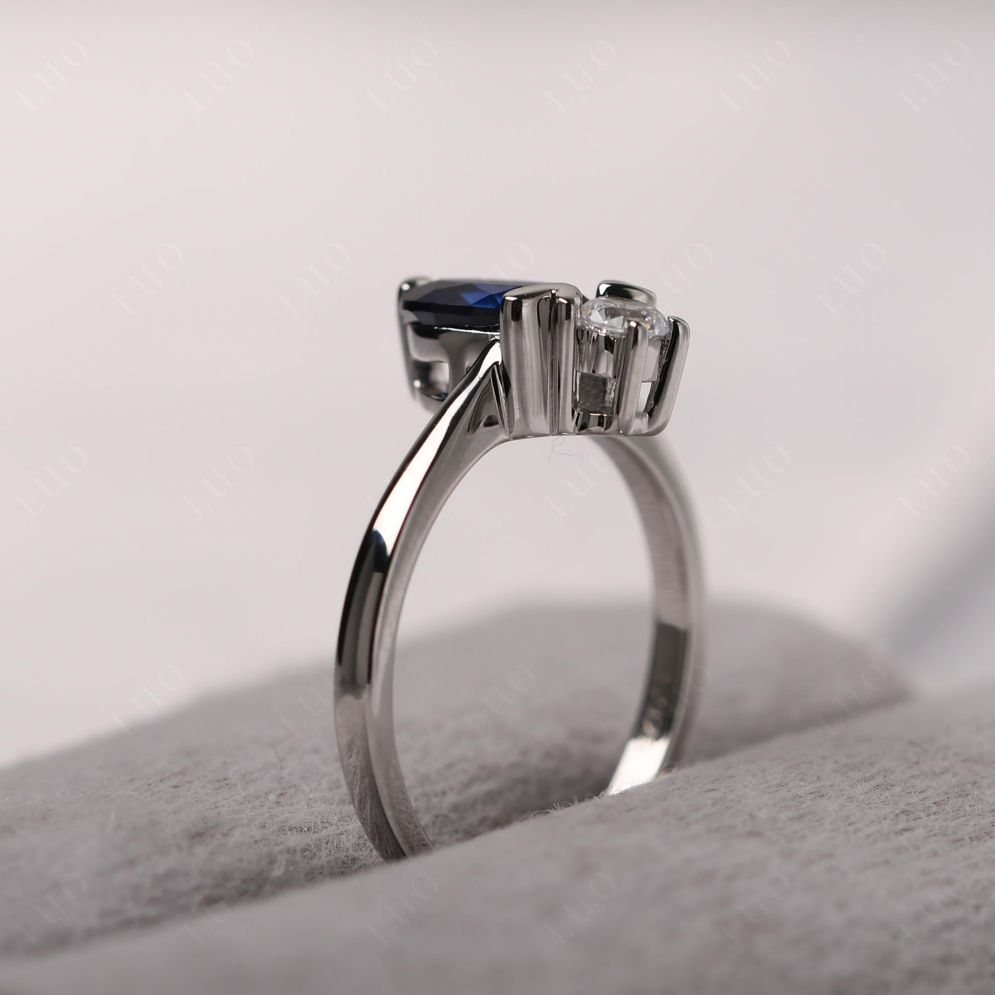 Sapphire Nature Inspired Bee Ring - LUO Jewelry