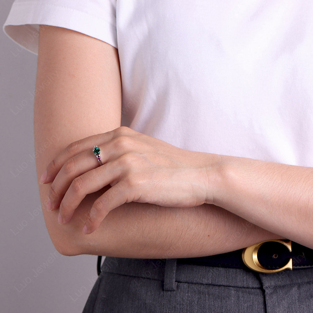 Brilliant Emerald Bezel Setting Ring