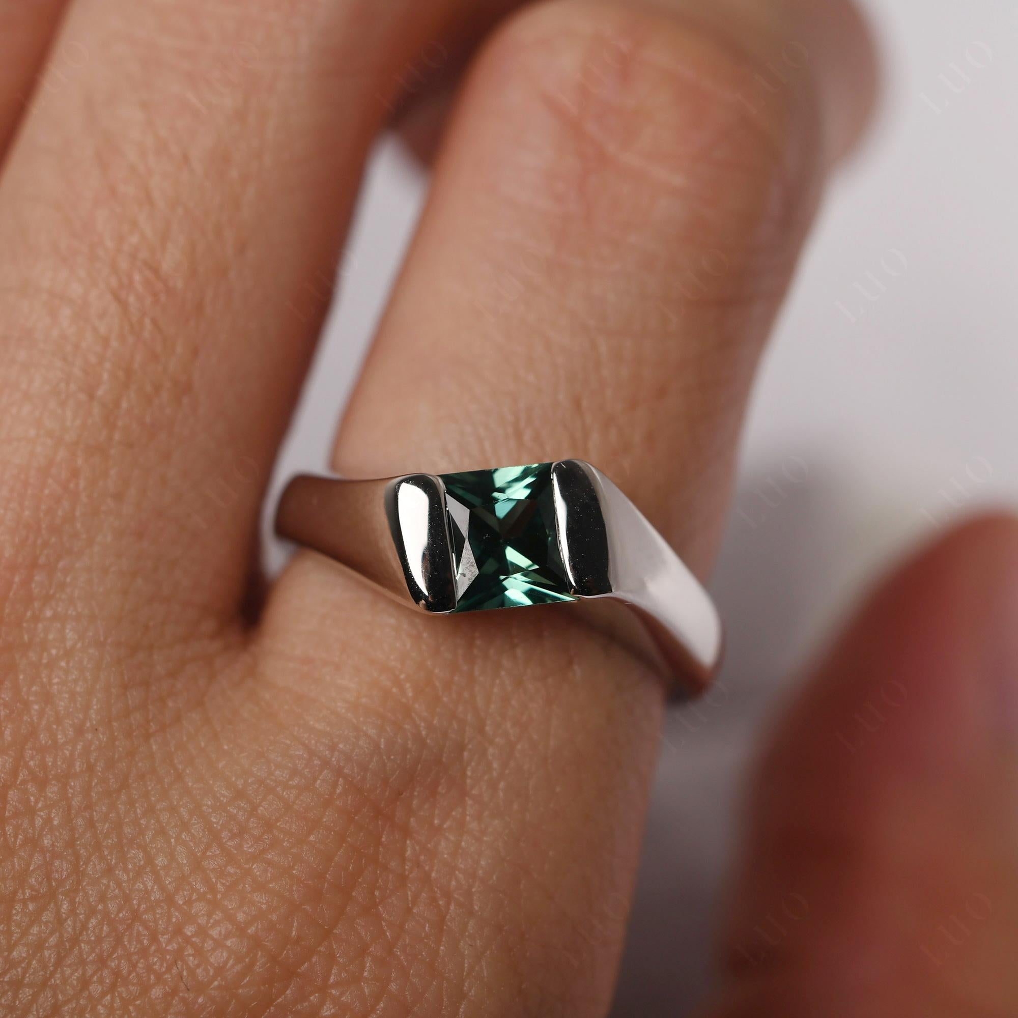 Simple Green Sapphire Bypass Ring - LUO Jewelry