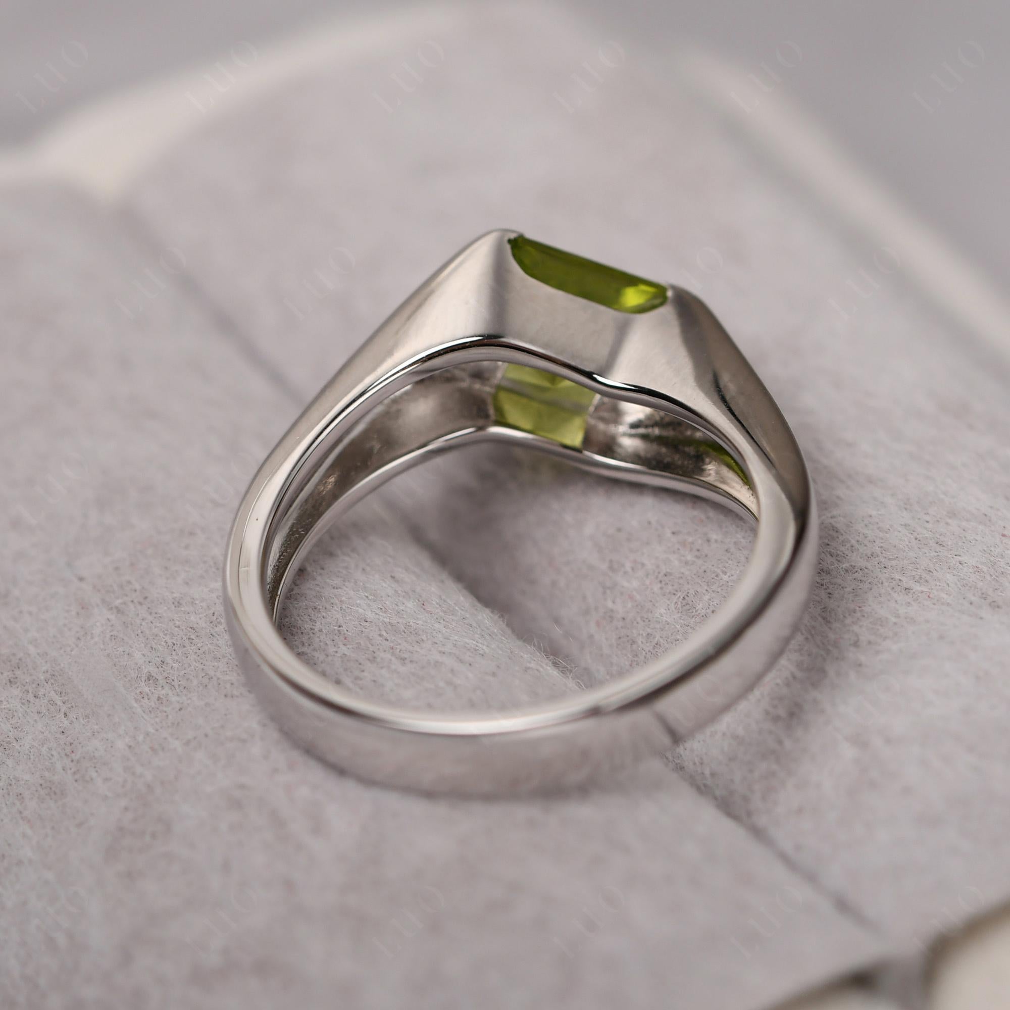 Simple Peridot Bypass Ring - LUO Jewelry