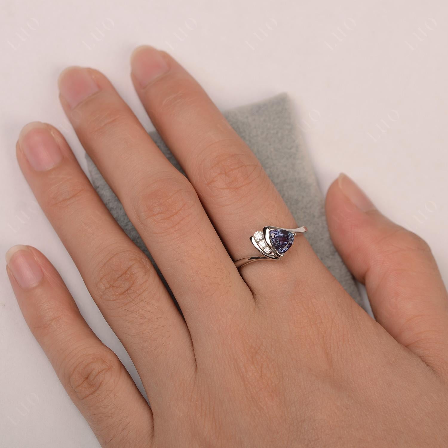 Trillion Cut Alexandrite Sailboat Inspire Ring - LUO Jewelry