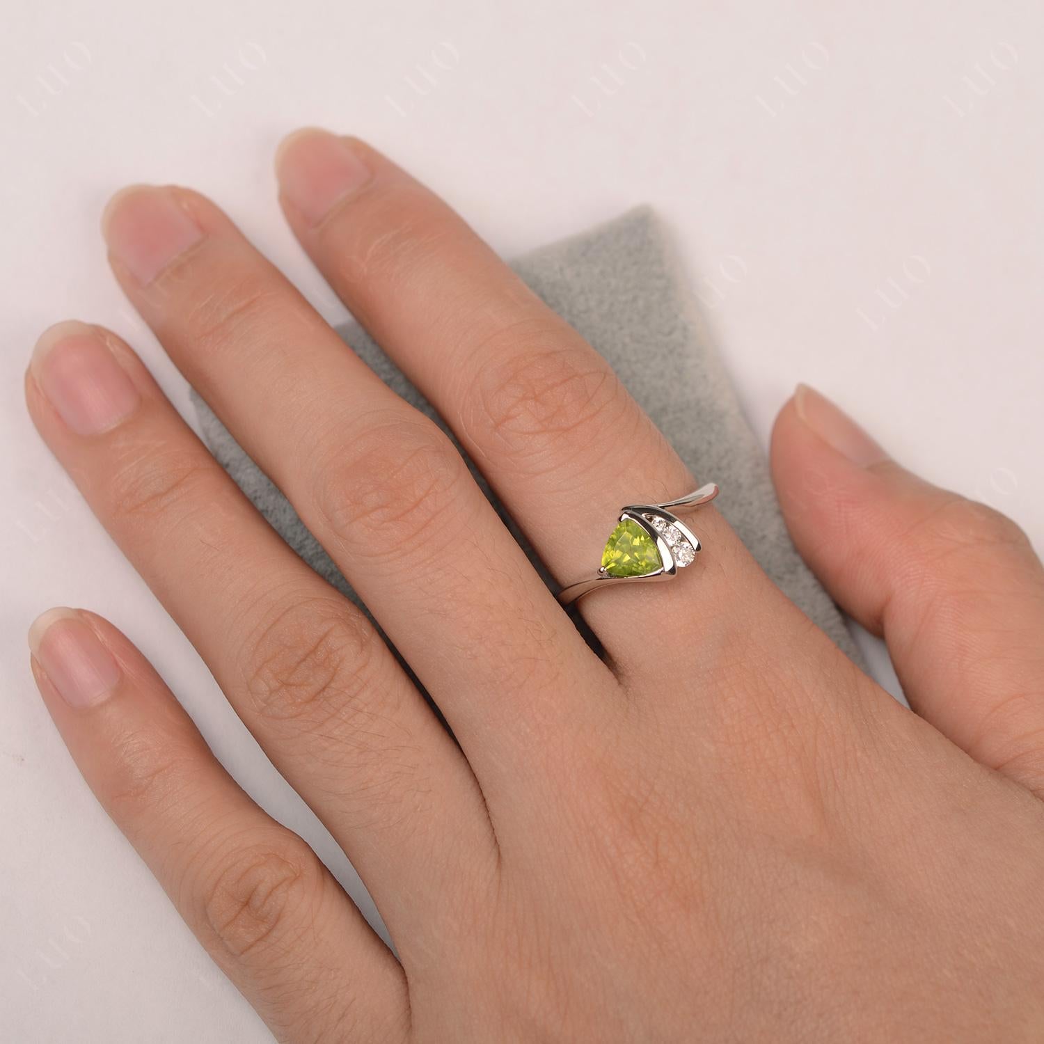 Trillion Cut Peridot Sailboat Inspire Ring - LUO Jewelry