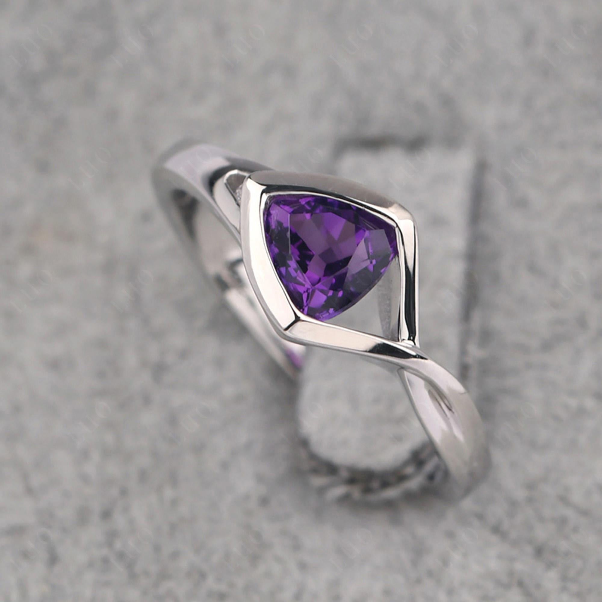 Trillion Cut Simple Amethyst Ring - LUO Jewelry