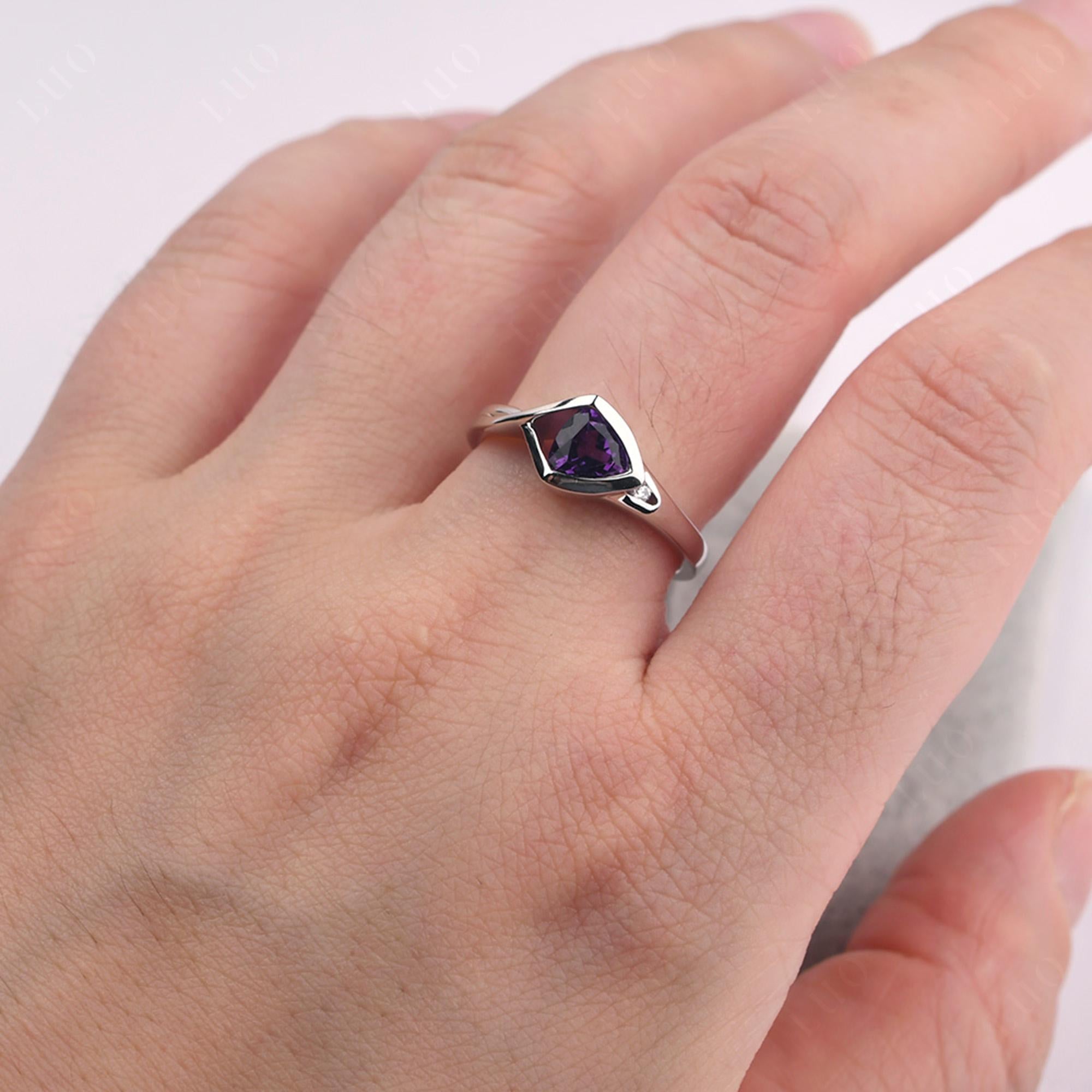 Trillion Cut Simple Amethyst Ring - LUO Jewelry