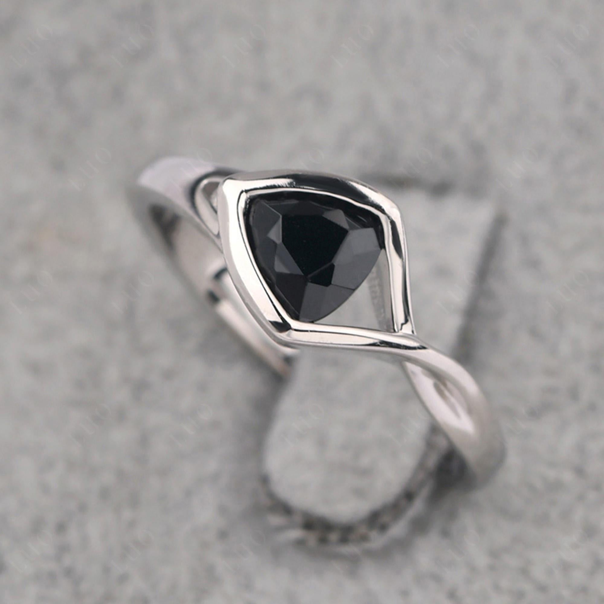 Trillion Cut Simple Black Stone Ring - LUO Jewelry