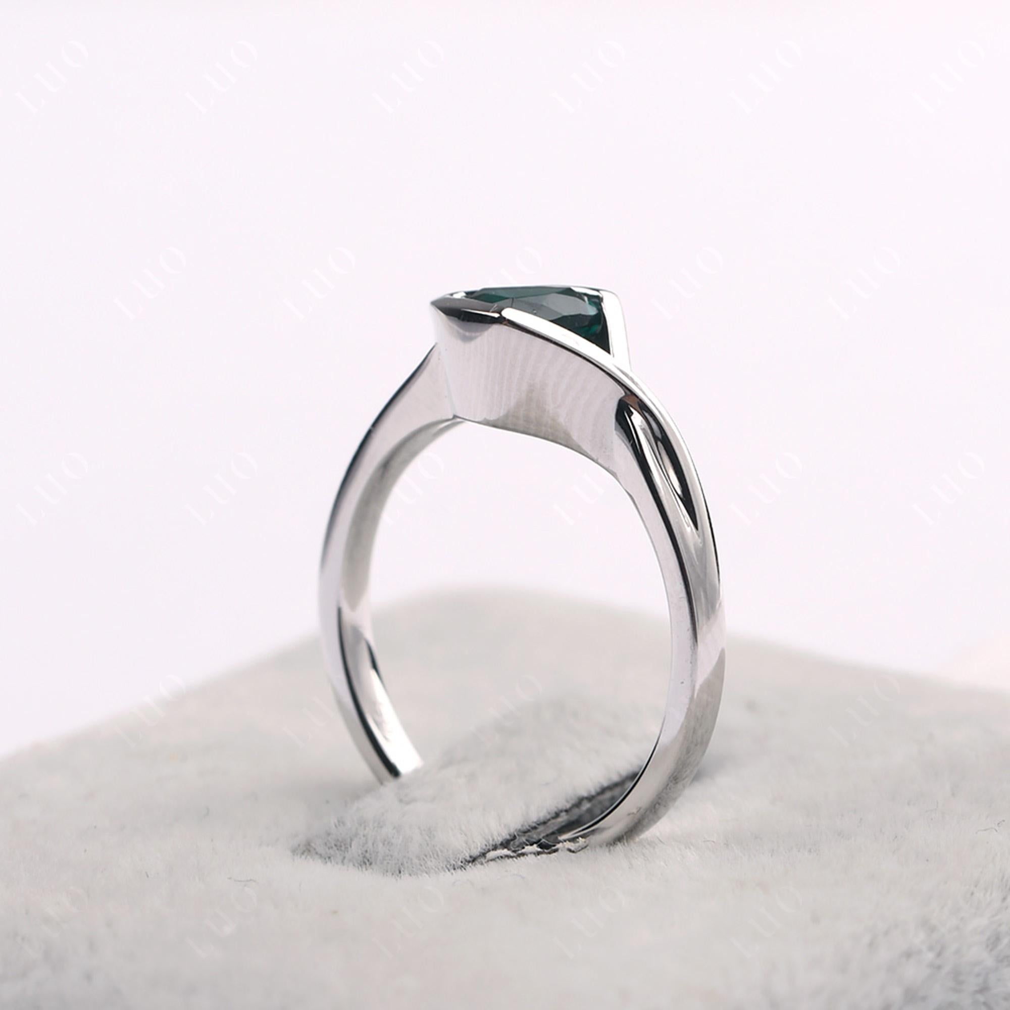 Trillion Cut Simple Emerald Ring - LUO Jewelry