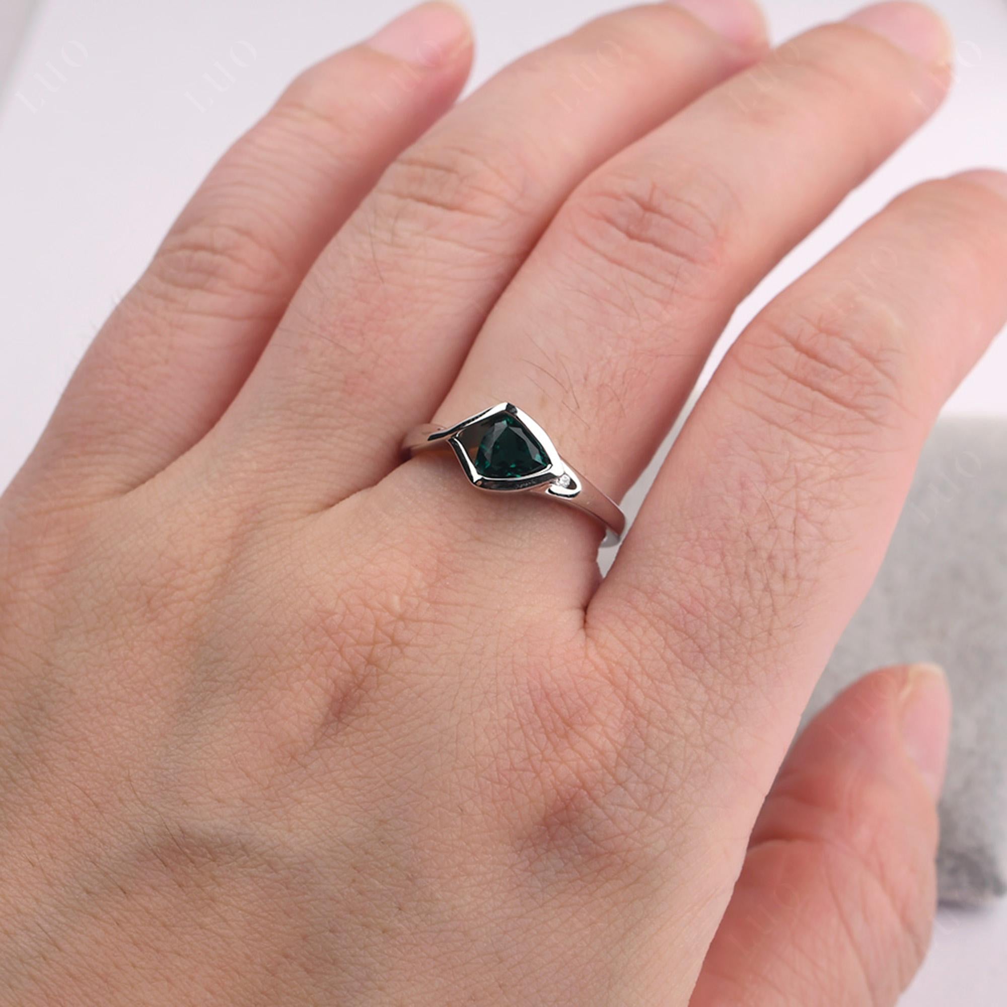Trillion Cut Simple Emerald Ring - LUO Jewelry