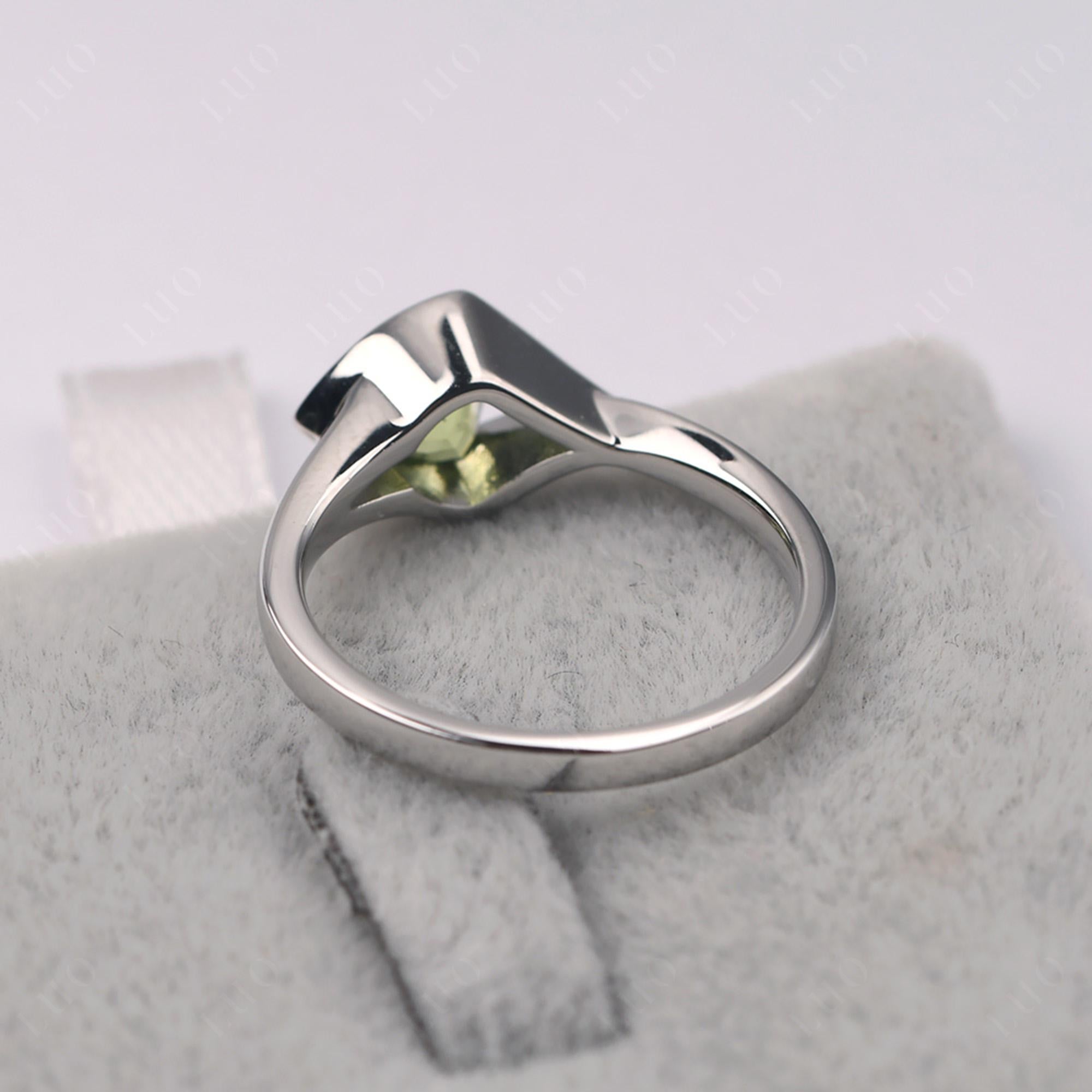 Trillion Cut Simple Peridot Ring - LUO Jewelry