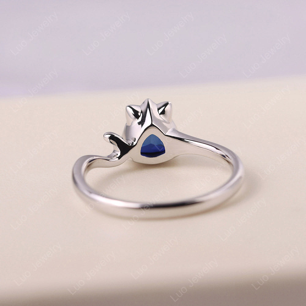 Saphir-Katze inspirierter Ring