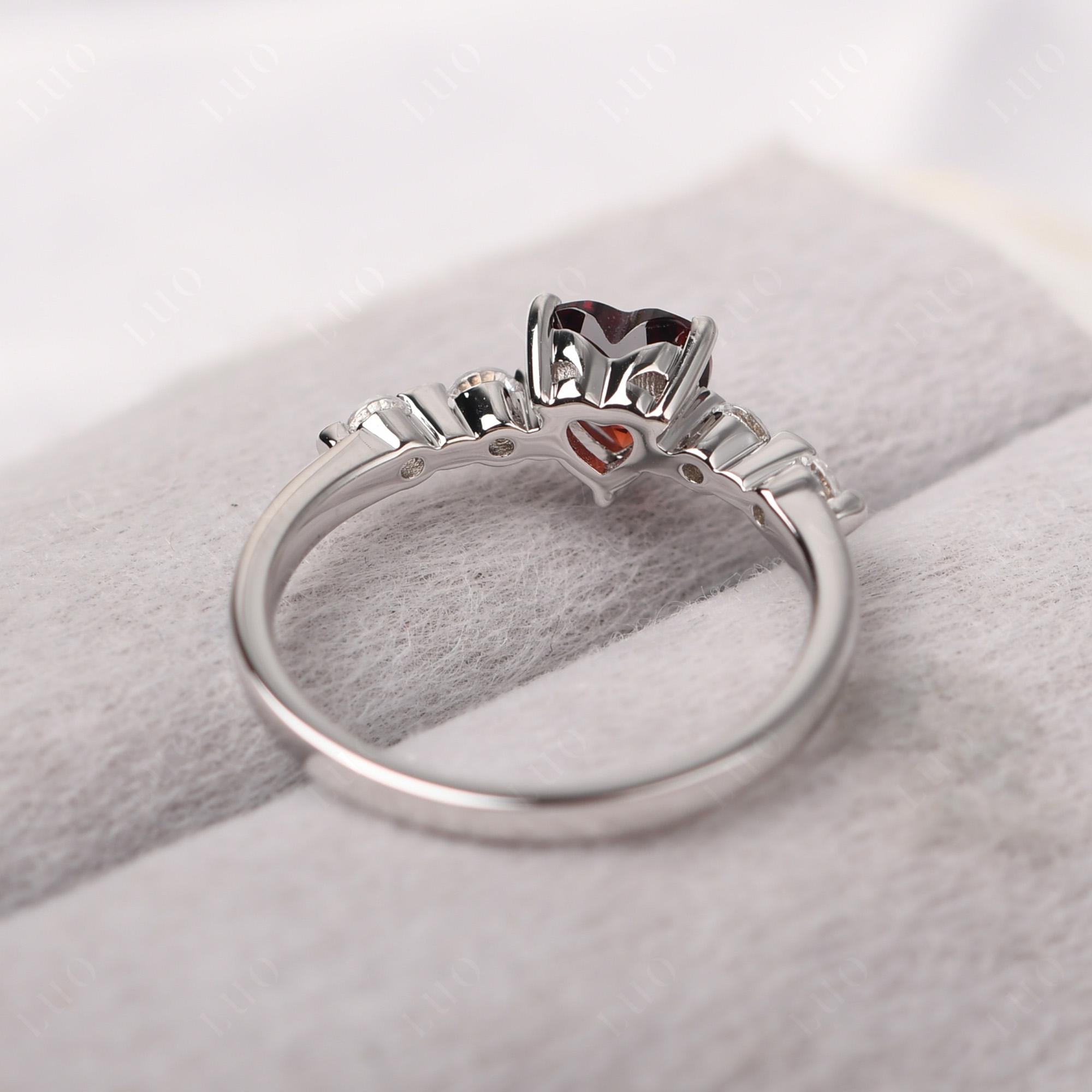 Dainty Heart Garnet Engagement Ring - LUO Jewelry