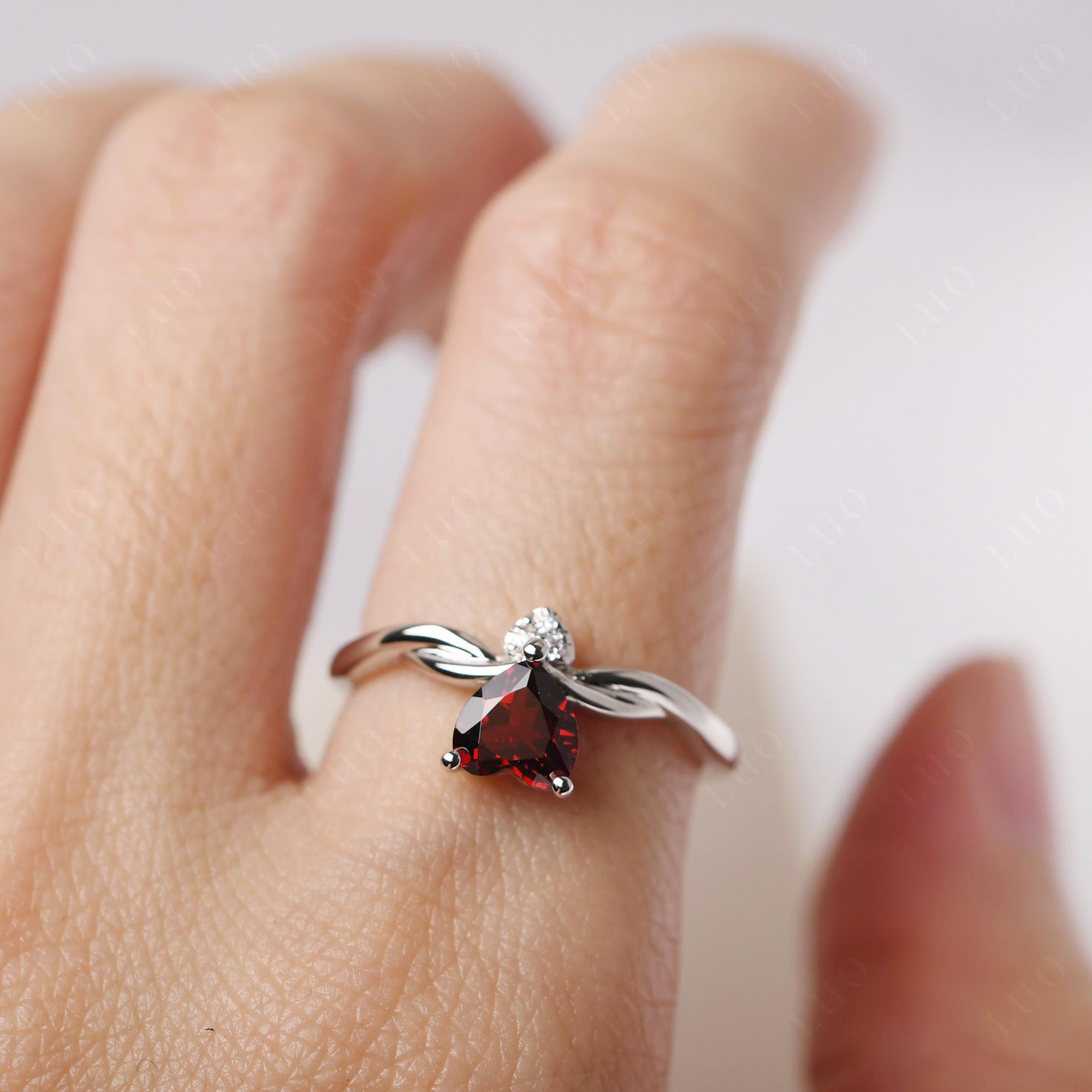 Dainty Twisted Garnet Engagement Ring - LUO Jewelry