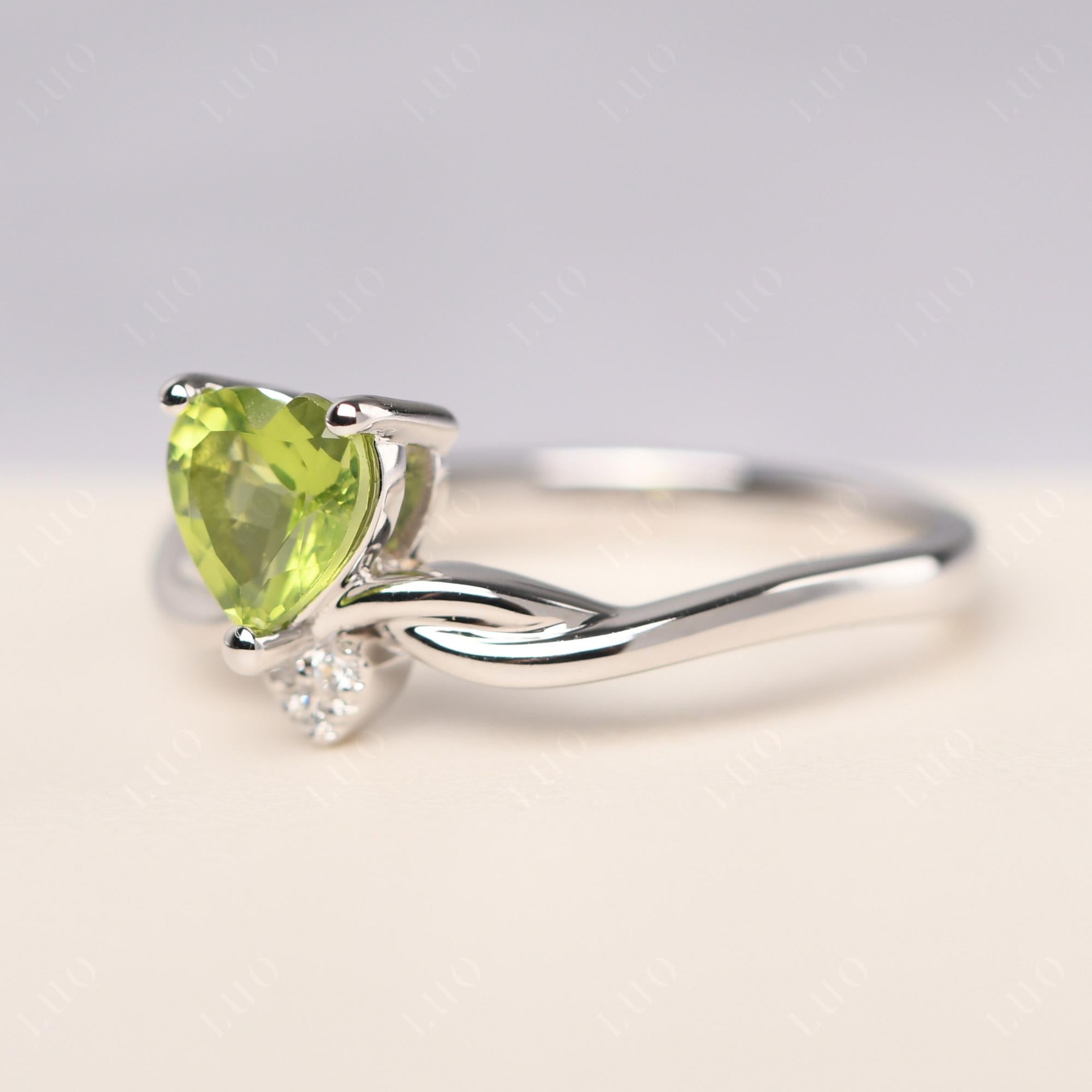 Dainty Twisted Peridot Engagement Ring - LUO Jewelry